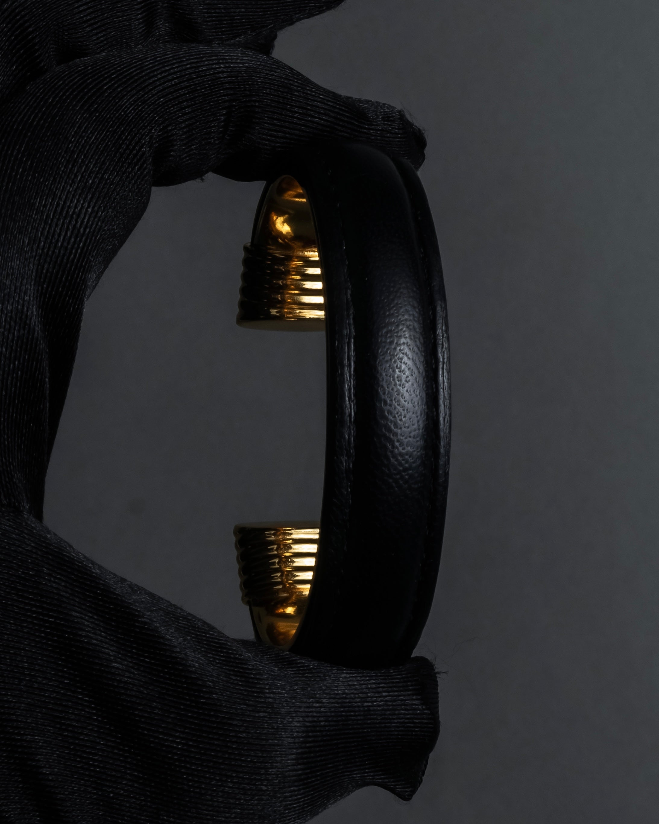 "LOEWE" Anagram logo engraved leather bangle