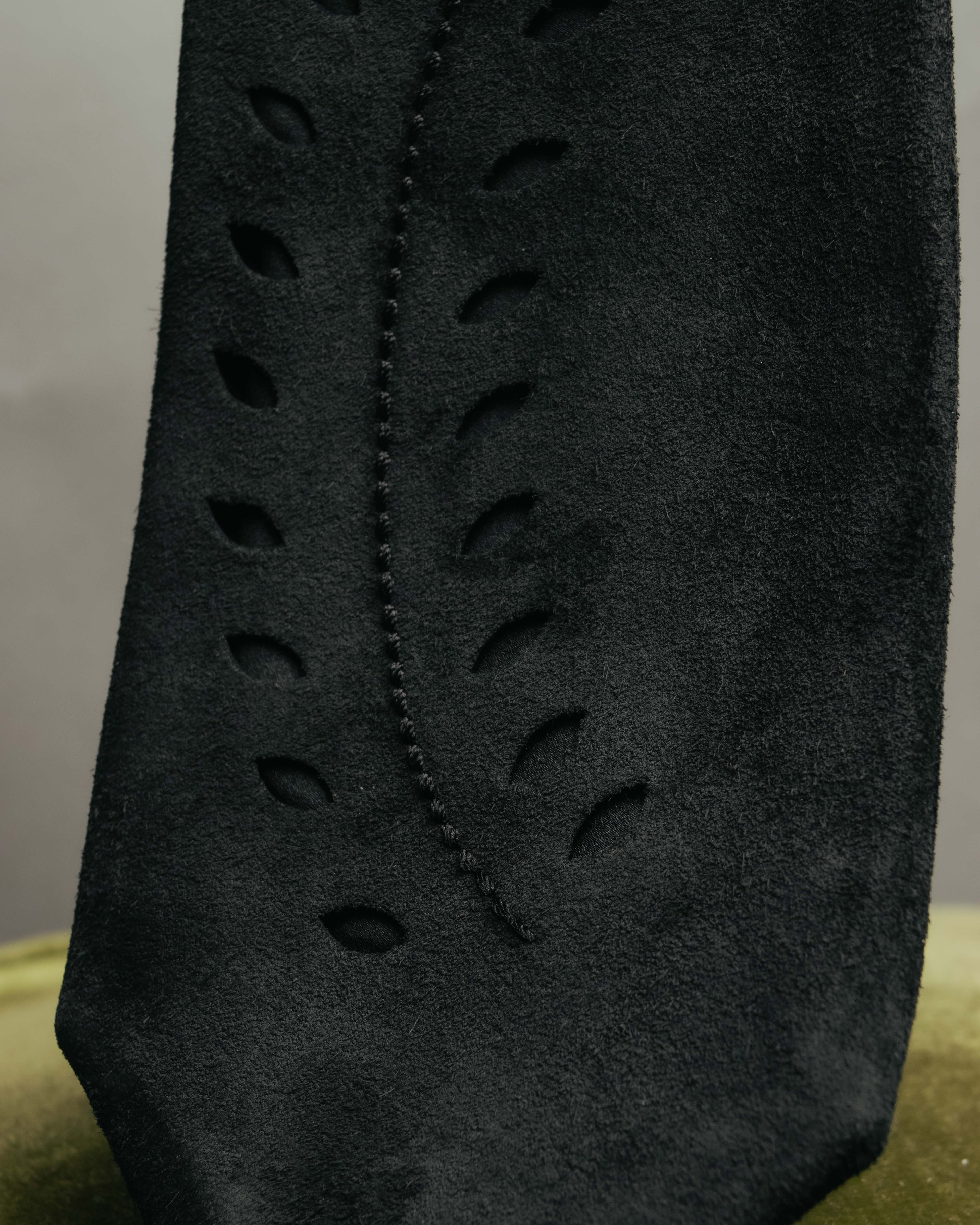 -SPECIAL- “HERMÈS” 2008-18 Suede cutwork leather tie