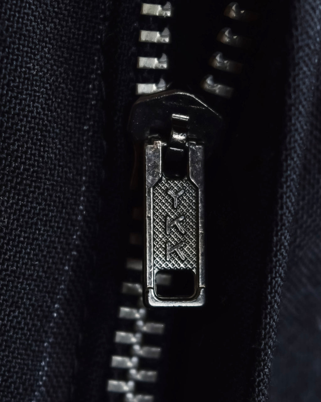 "YOHJI YAMAMOTO FEMME" 10AW Pinstripe pattern tuck wide slacks