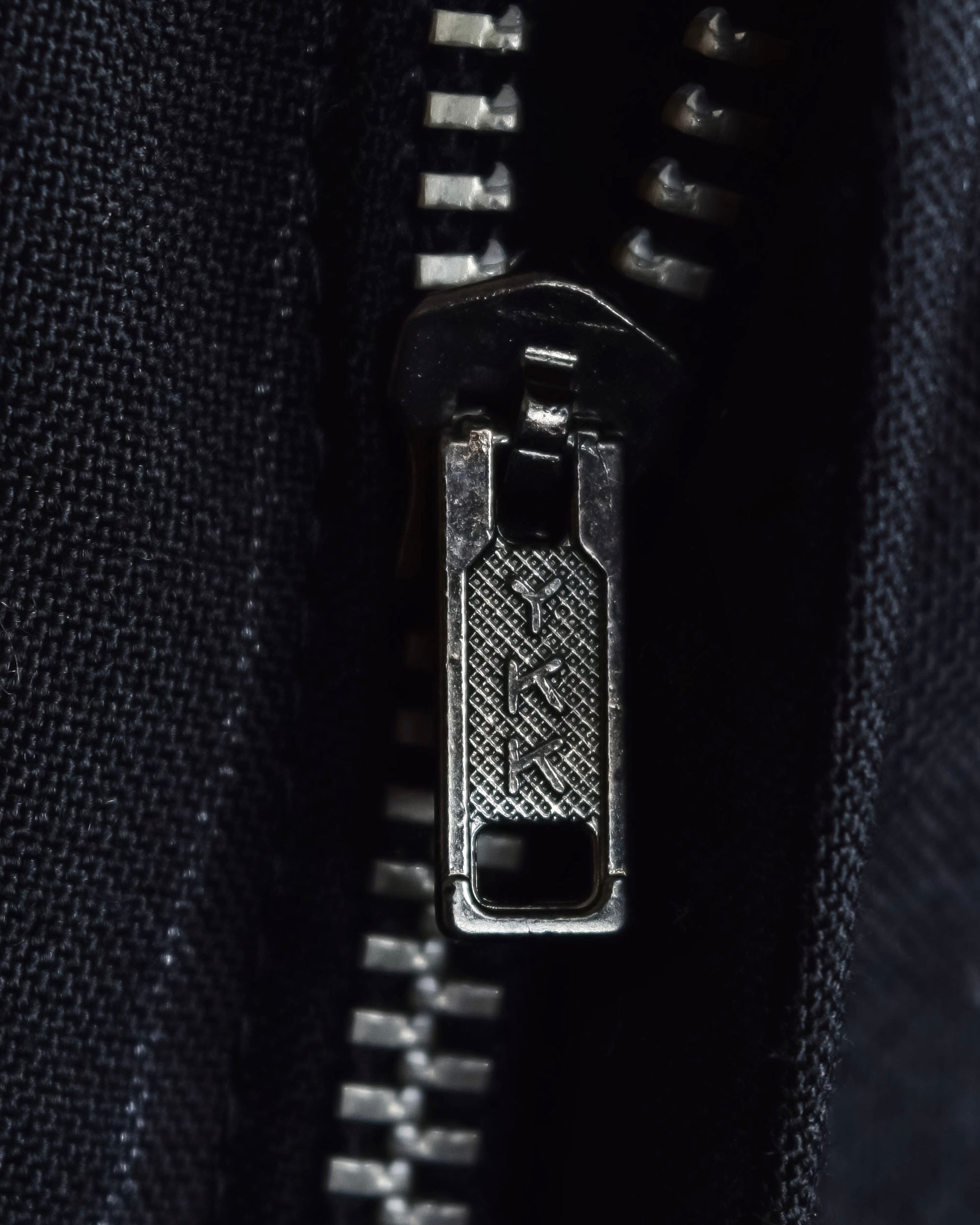 "YOHJI YAMAMOTO FEMME" 10AW Pinstripe pattern tuck wide slacks