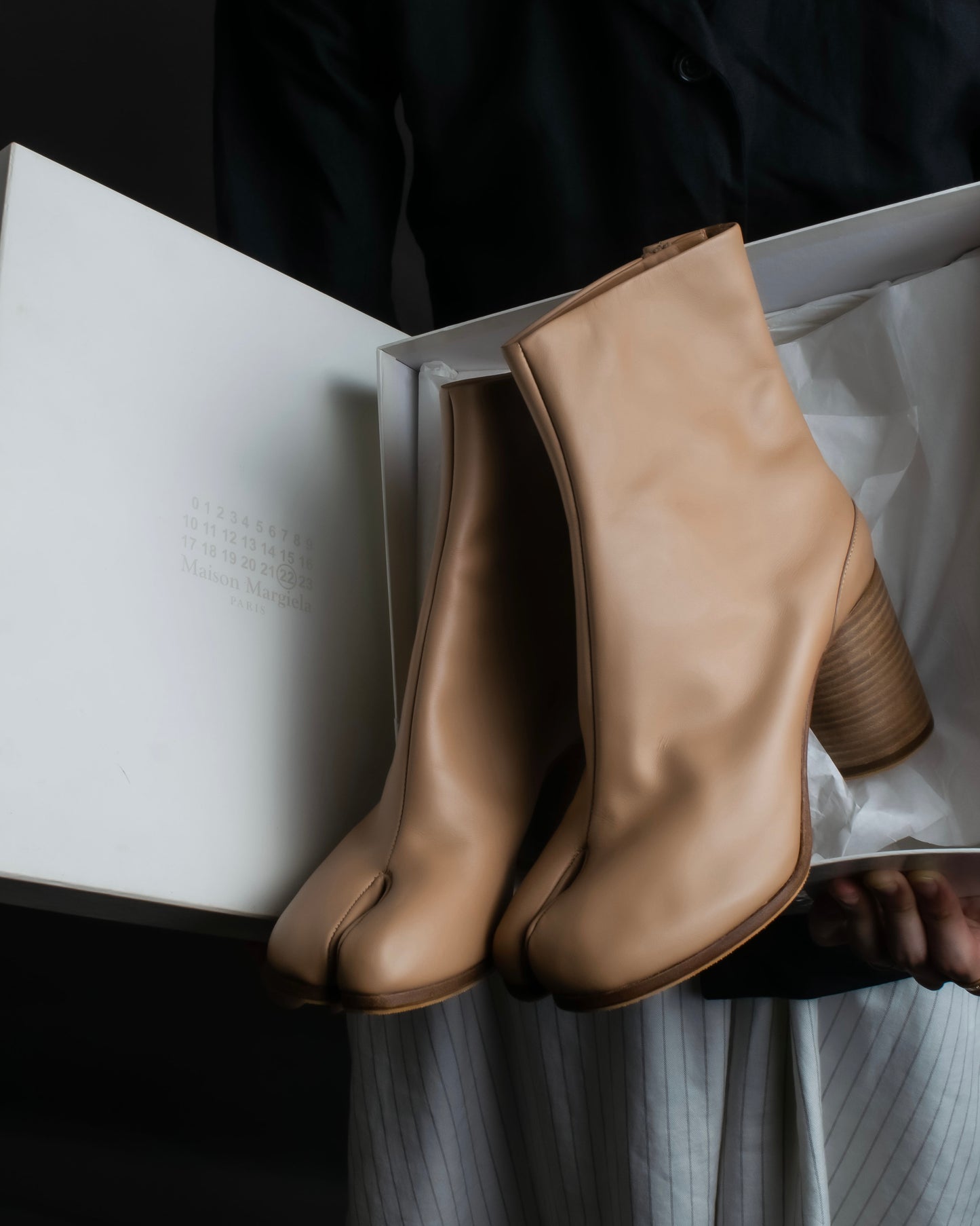 "MAISON MARGIELA" Calf leather beige color tabi boots