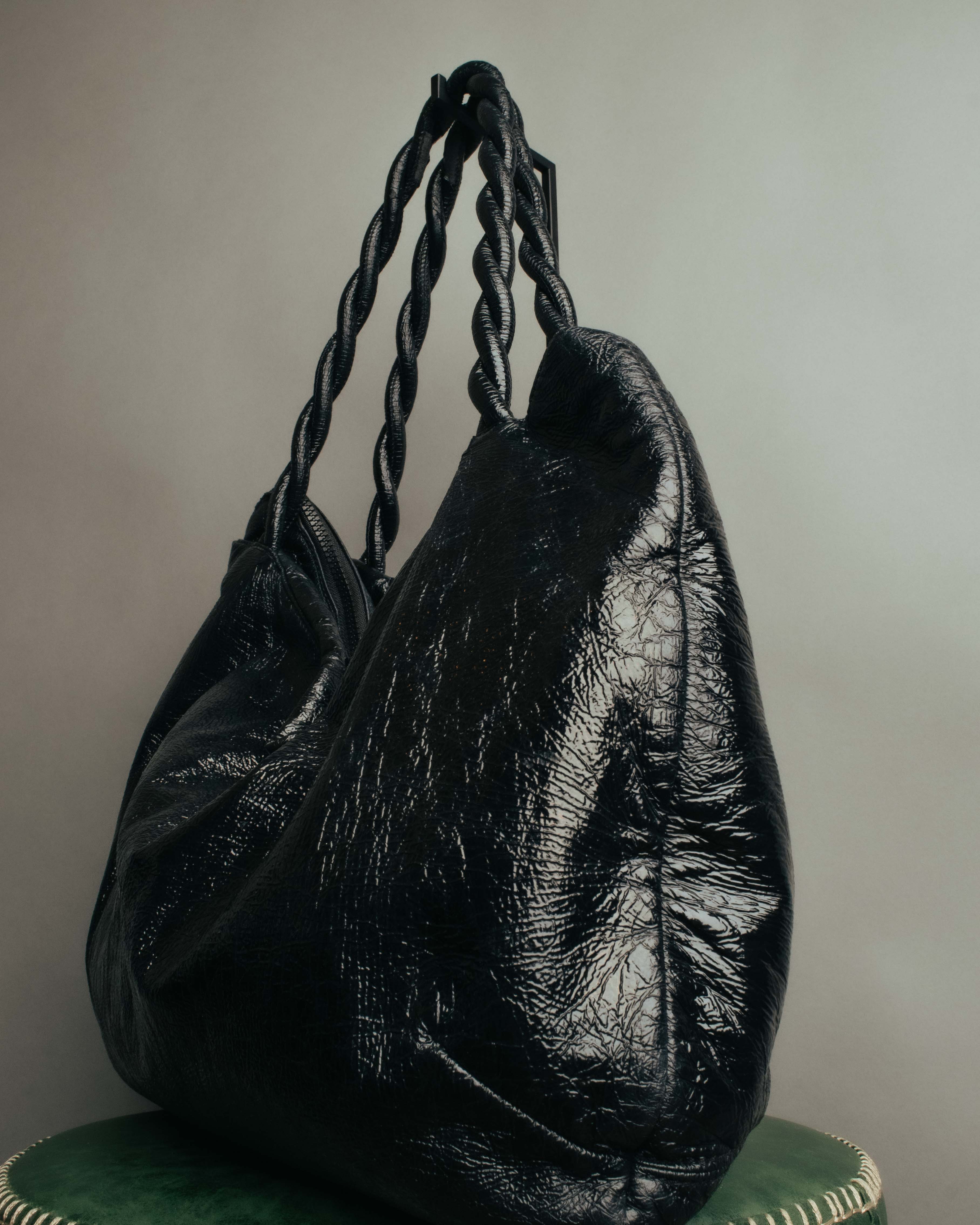 "Salvatore Ferragamo" 00's Vintage crushed patent leather braided handle hobo bag