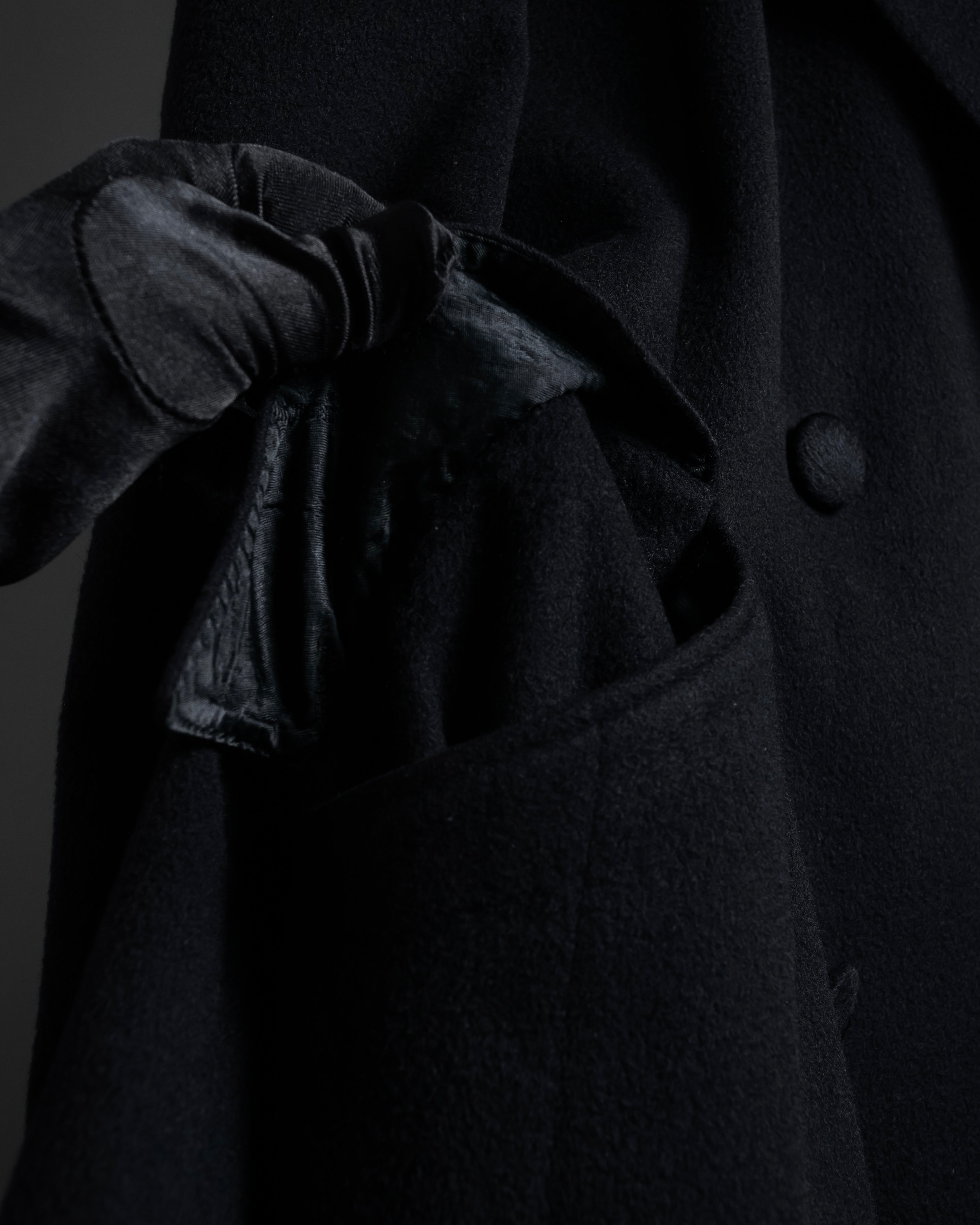 "Aquascutum" Elegantly tailored double-breasted long chester coat