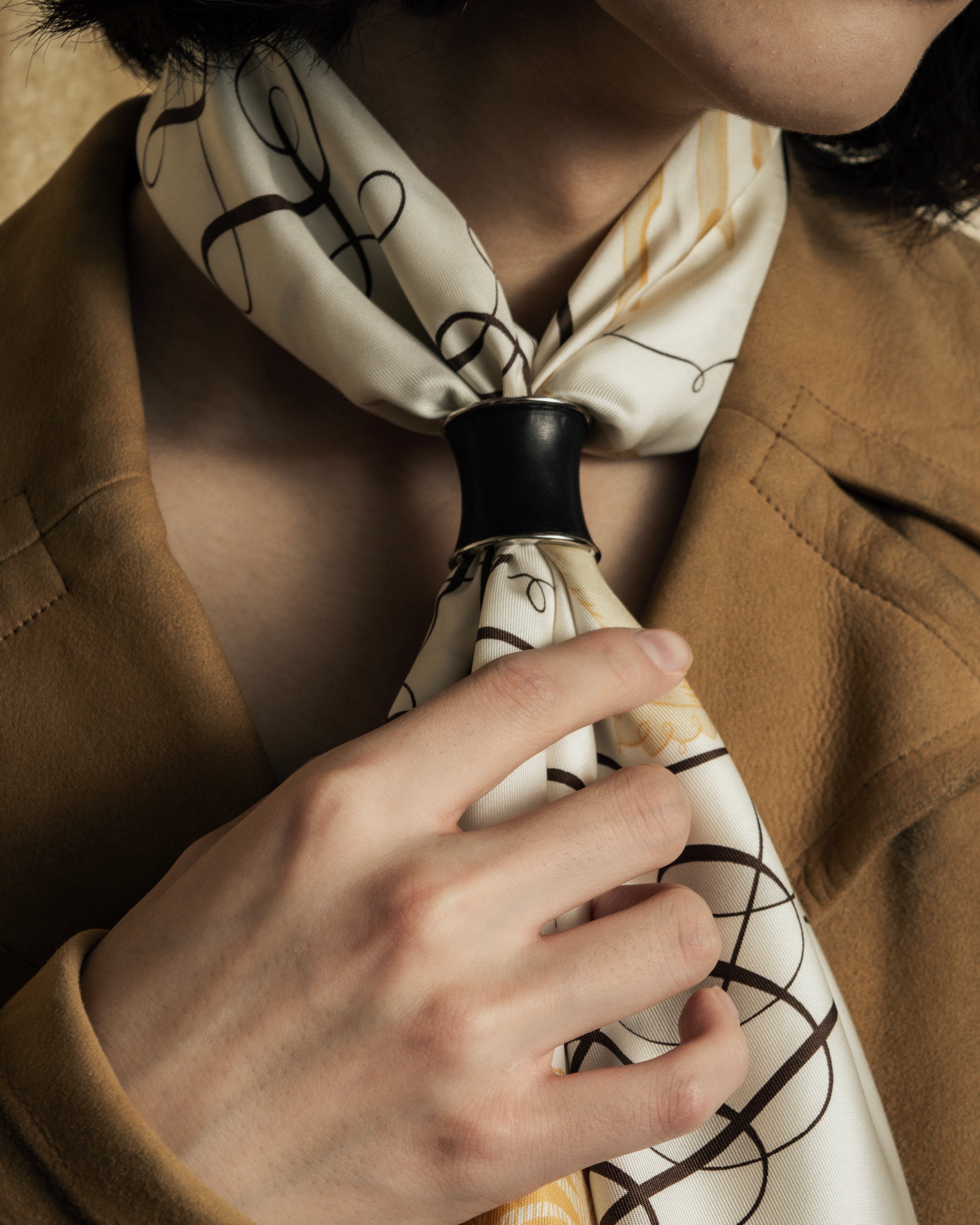 "HERMES" Drum-shaped calf leather scarf ring