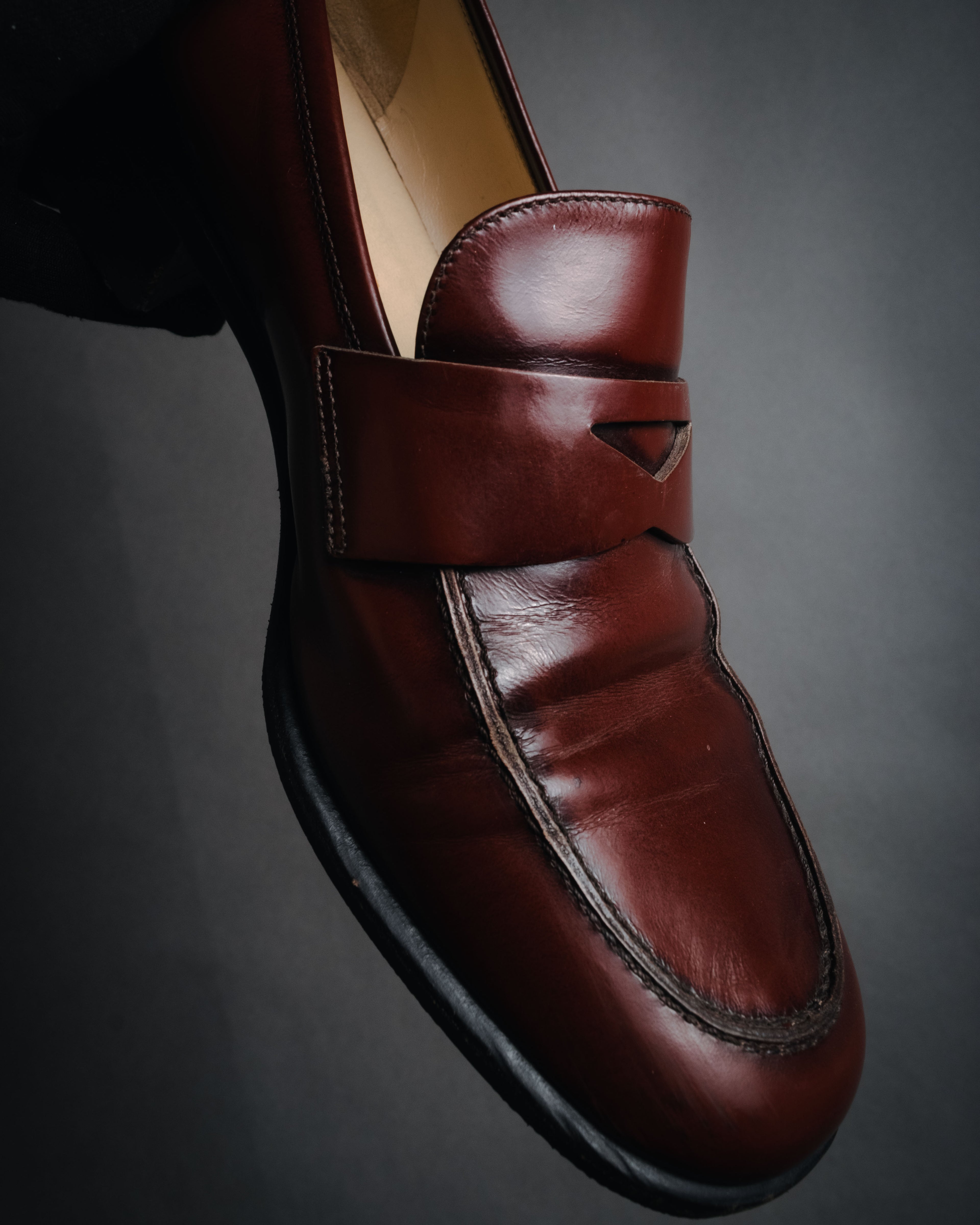 "PRADA" 90’s-00’s Hexagon knight rubber sole polished penny loafer