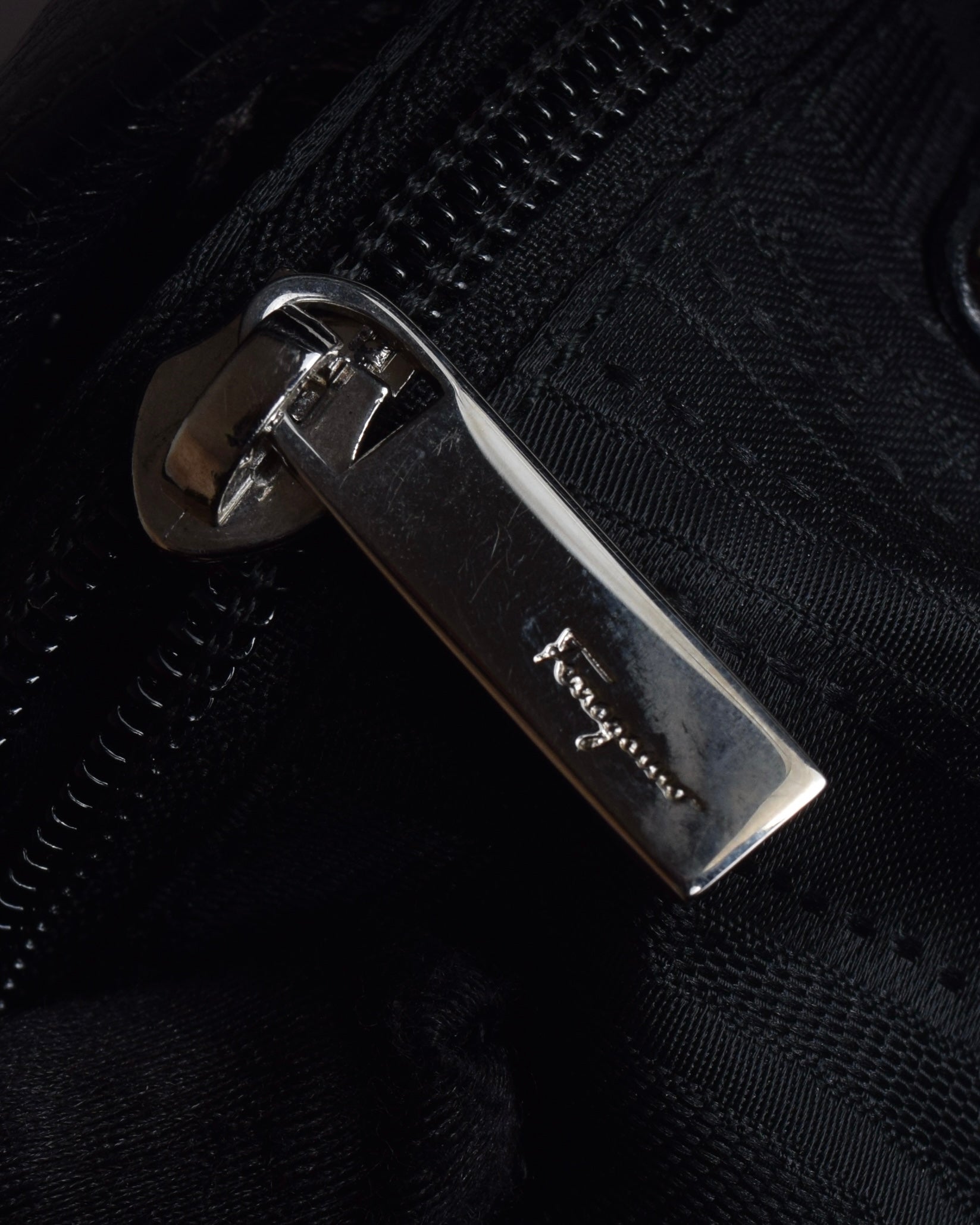 "Salvatore Ferragamo" Gancini motif design large leather shoulder bag