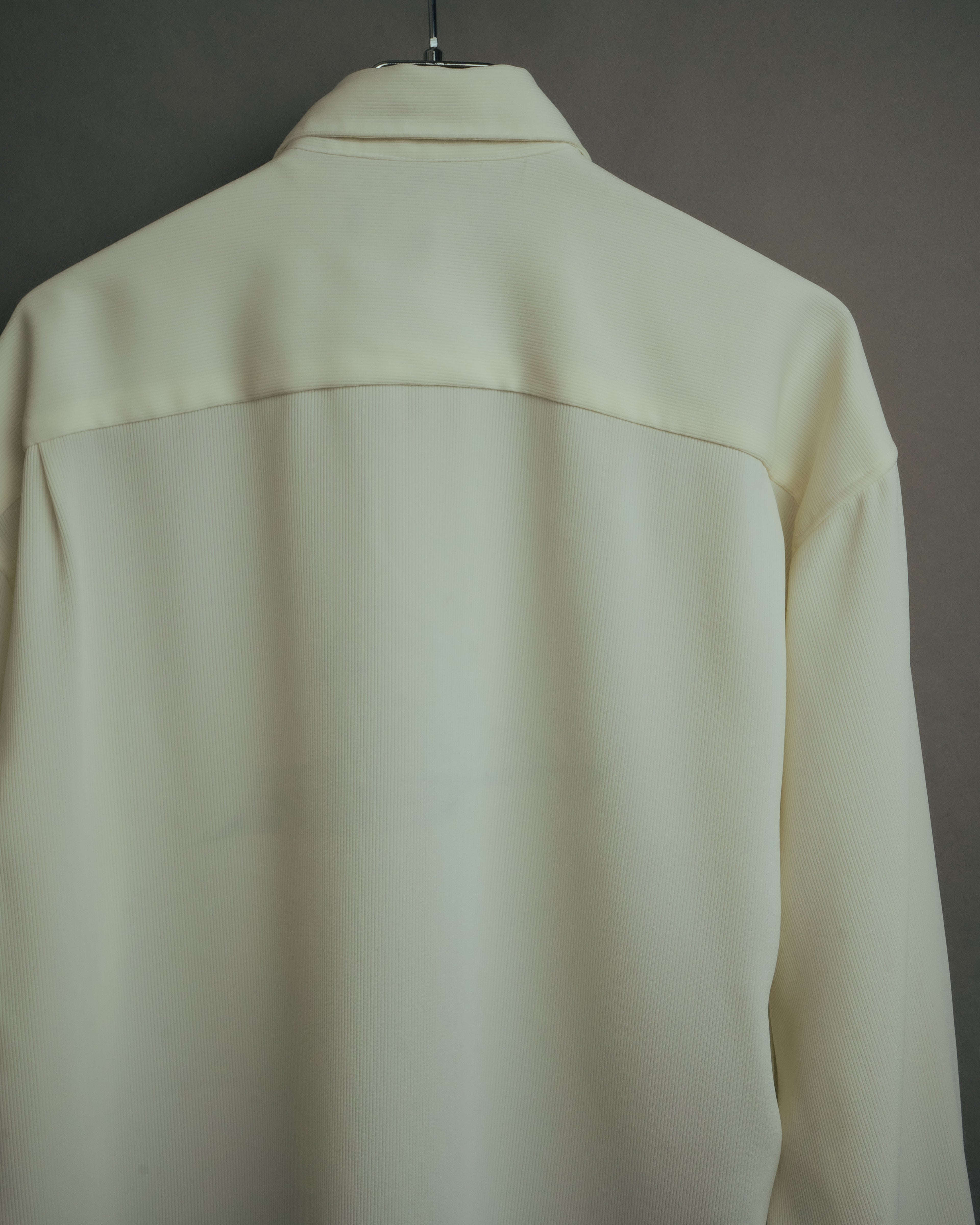 -MOOD Vintage Collections-
90’s Fine ridge ivory drape shirt
