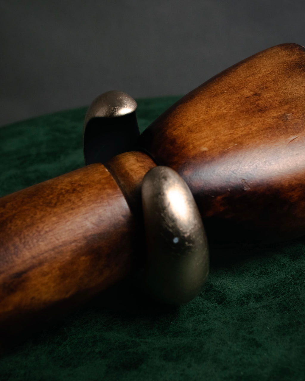 –SPECIAL– “HERMES” 00’s-10’s Lacquered wood open cuff