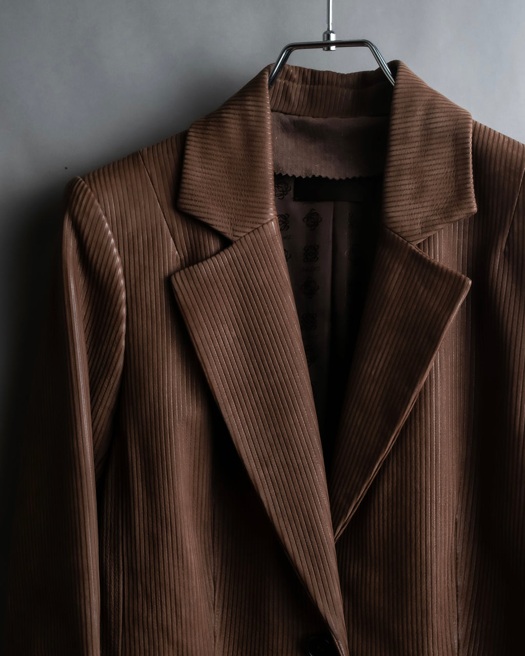 "LOEWE" Three-dimensional ribbed lamb leather set up