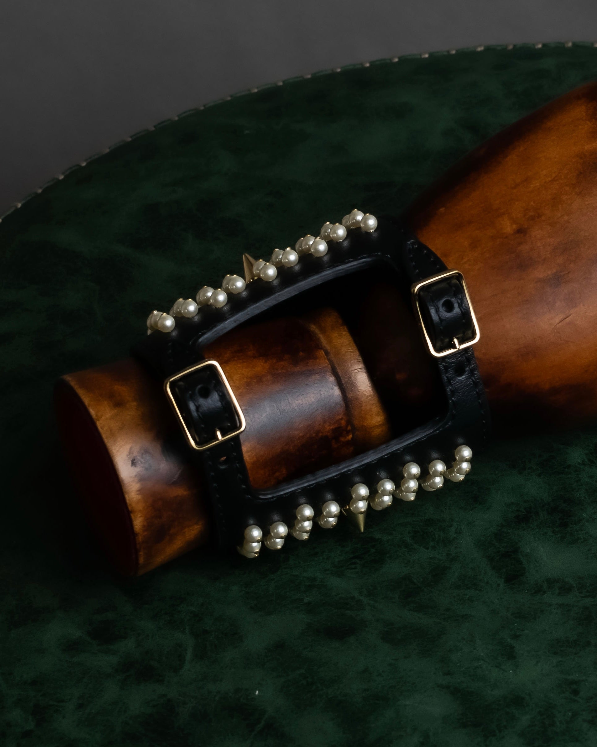 "Dior" Pearl＆gold stud design leather brace