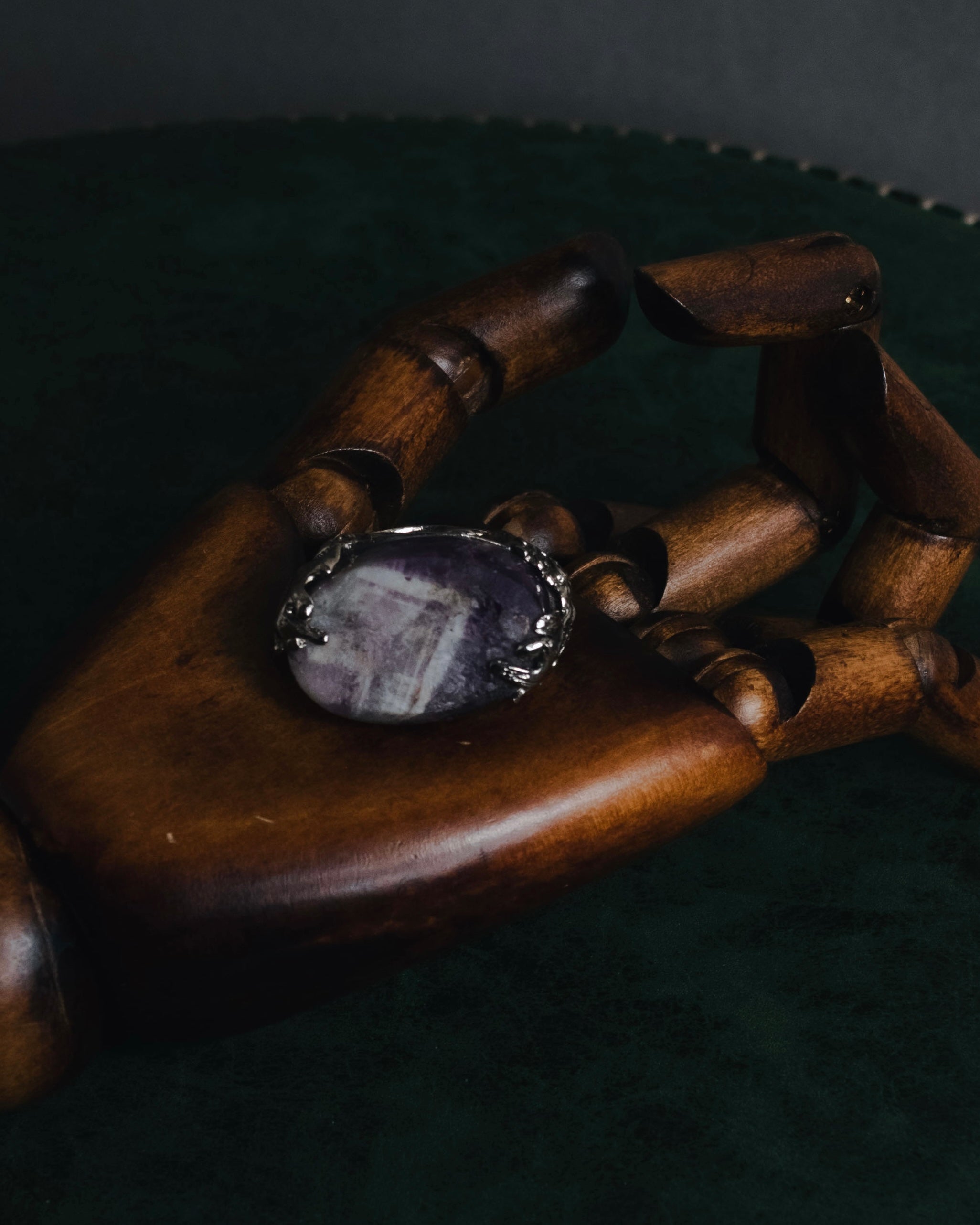 "YVES SAINT LAURENT" 00’s Amethyst stone signet ring