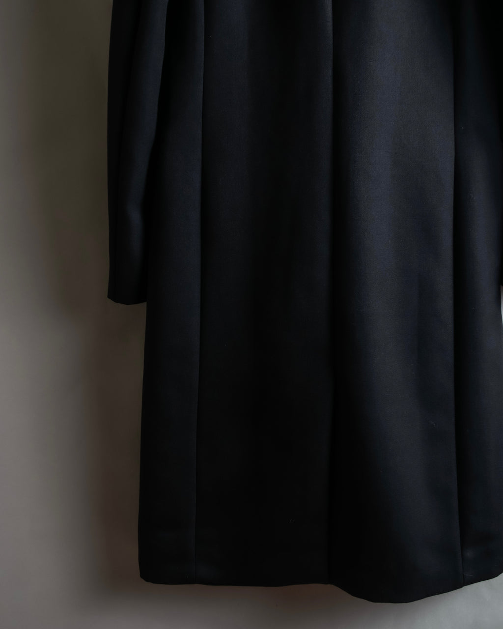 "HUGO BOSS" Satin switch lapel shaped tailored coat