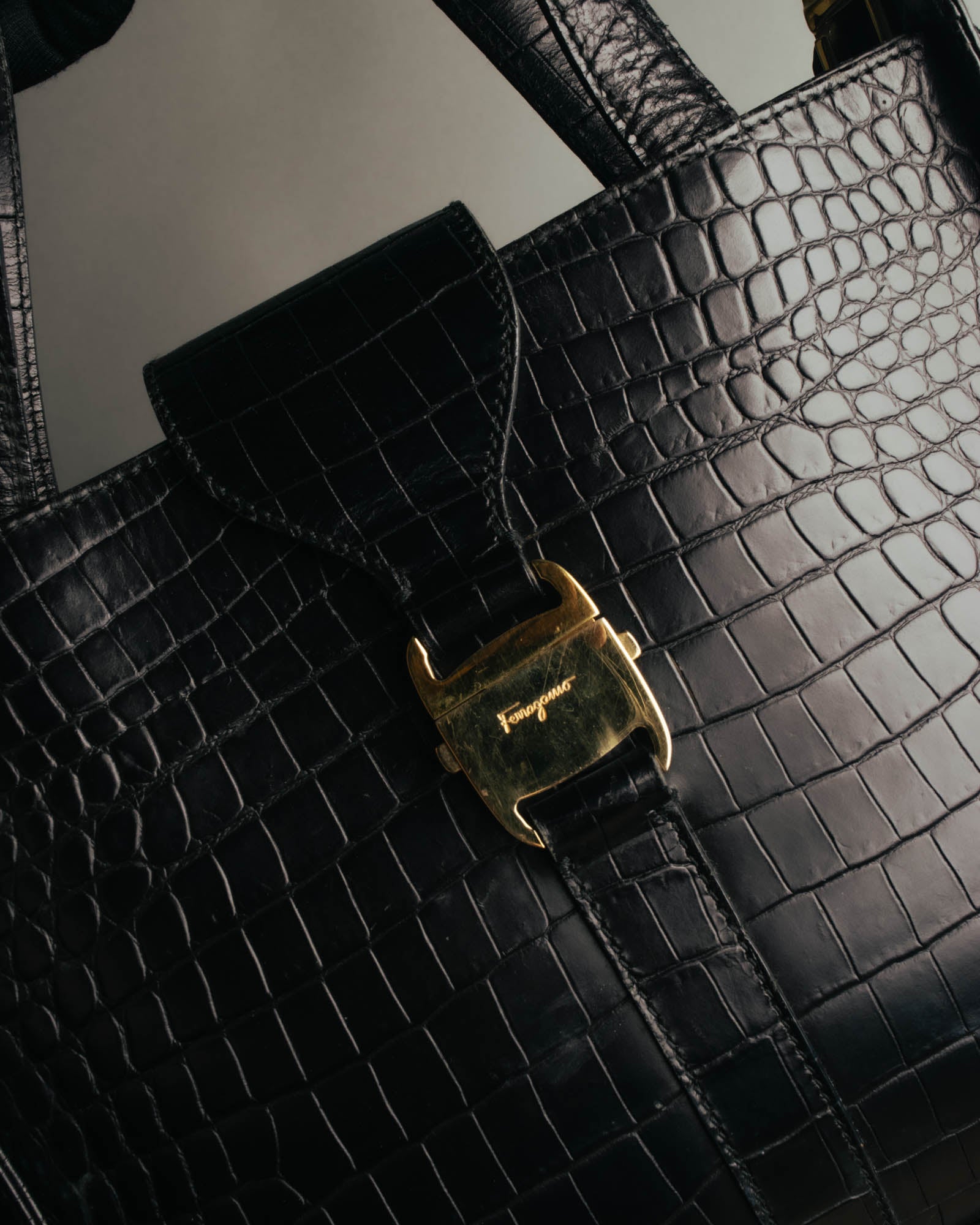"Salvatore Ferragamo" 90's-00's Croc embossed leather shoulder bag