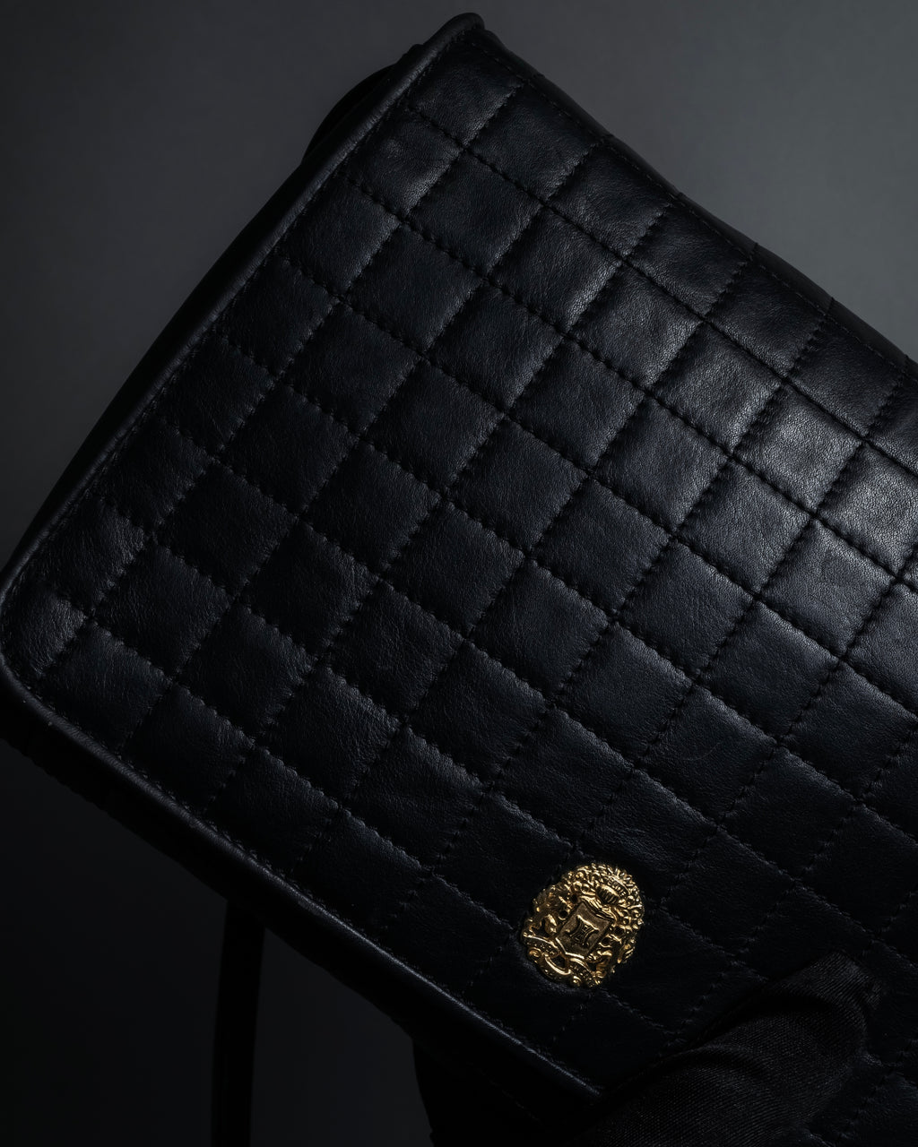 "CELINE" 80's-90's Crest metal fittings design quilted leather bag