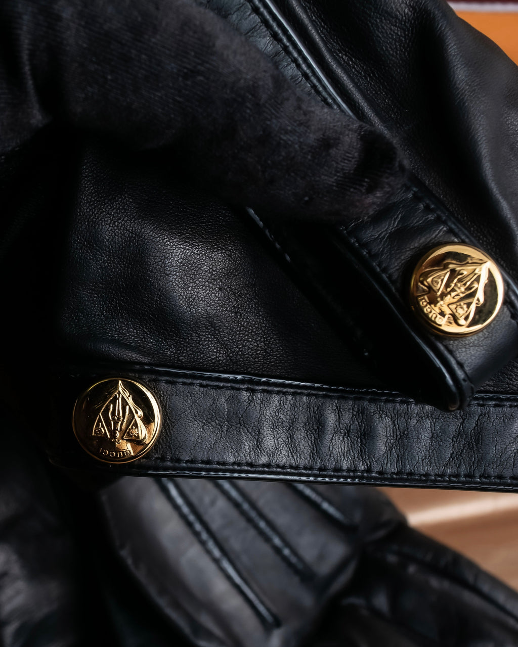 "GUCCI" Gold metal button design long leather gloves