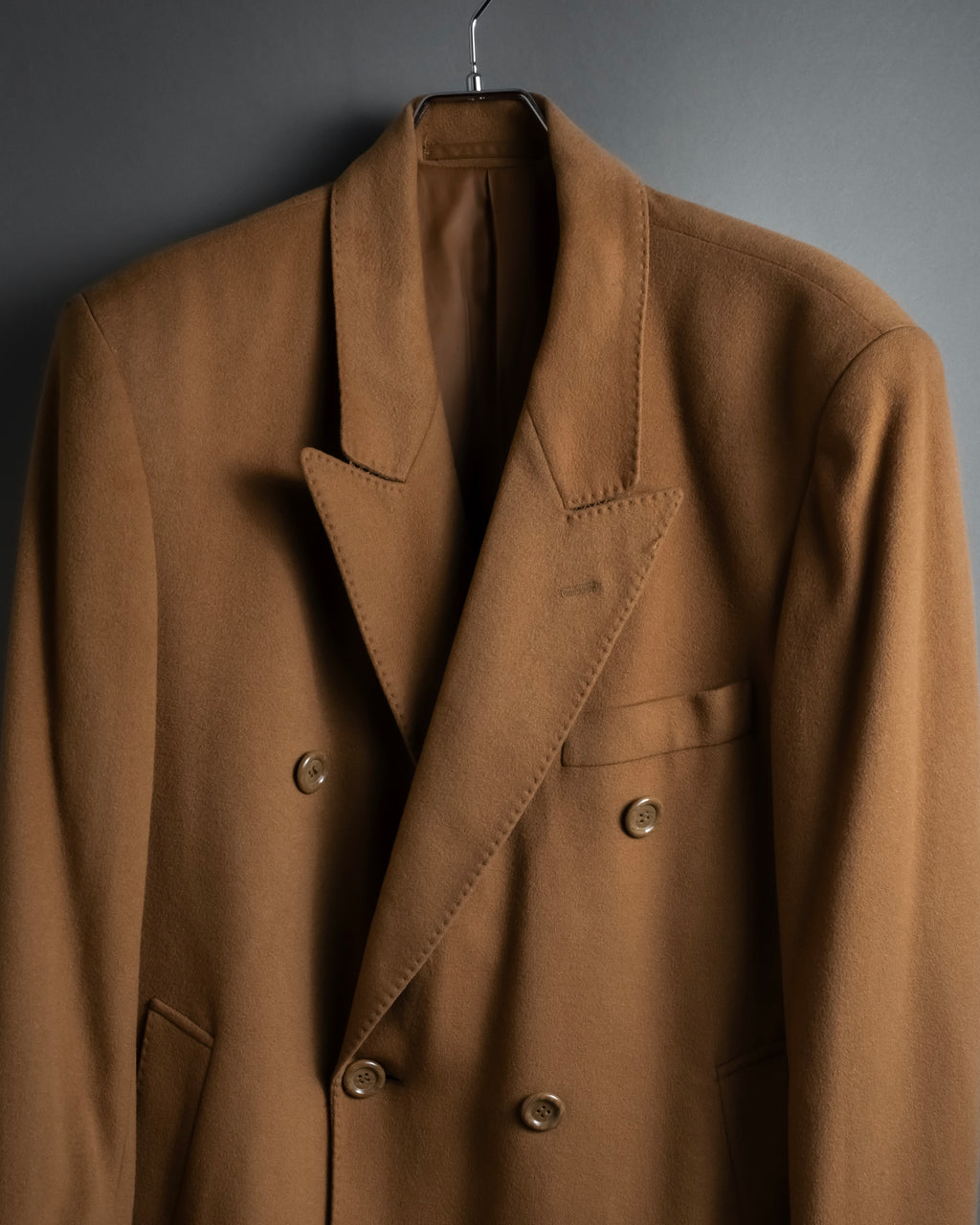 "BARBERINI" Classically tailored 100% cashmere chester coat