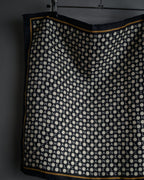 “CHANEL” 90’s-00’s Camellia logo silk scarf