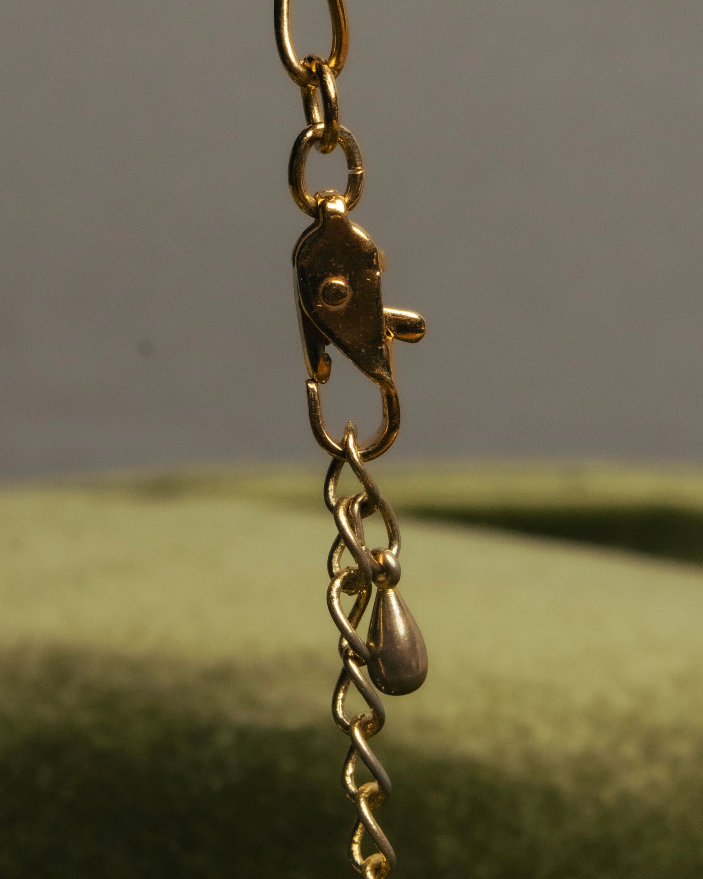 "YVES SAINT LAURENT" 80's-90's Gold-tone rolo chain necklace with faux pearl accents
