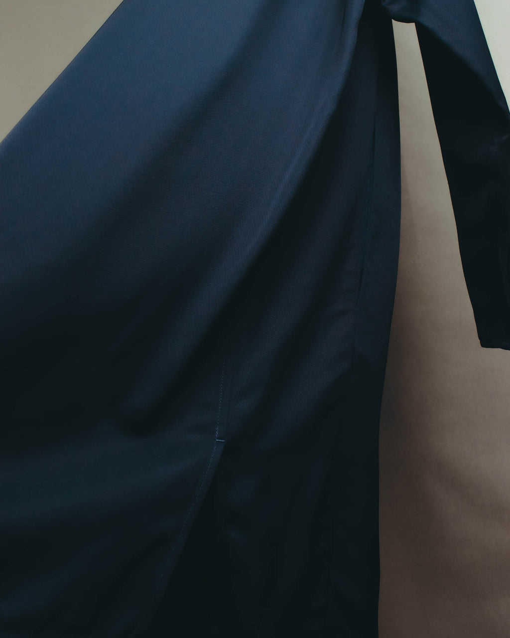 -SPECIAL- "Jil Sander" 2023 Elegant rayon skipper mock-neck shift dress