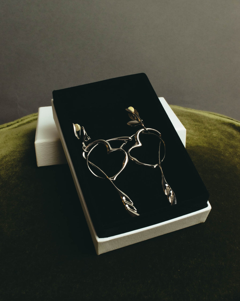 “BALENCIAGA” 2017-2023 organic heart and arrow clip-on drop earrings