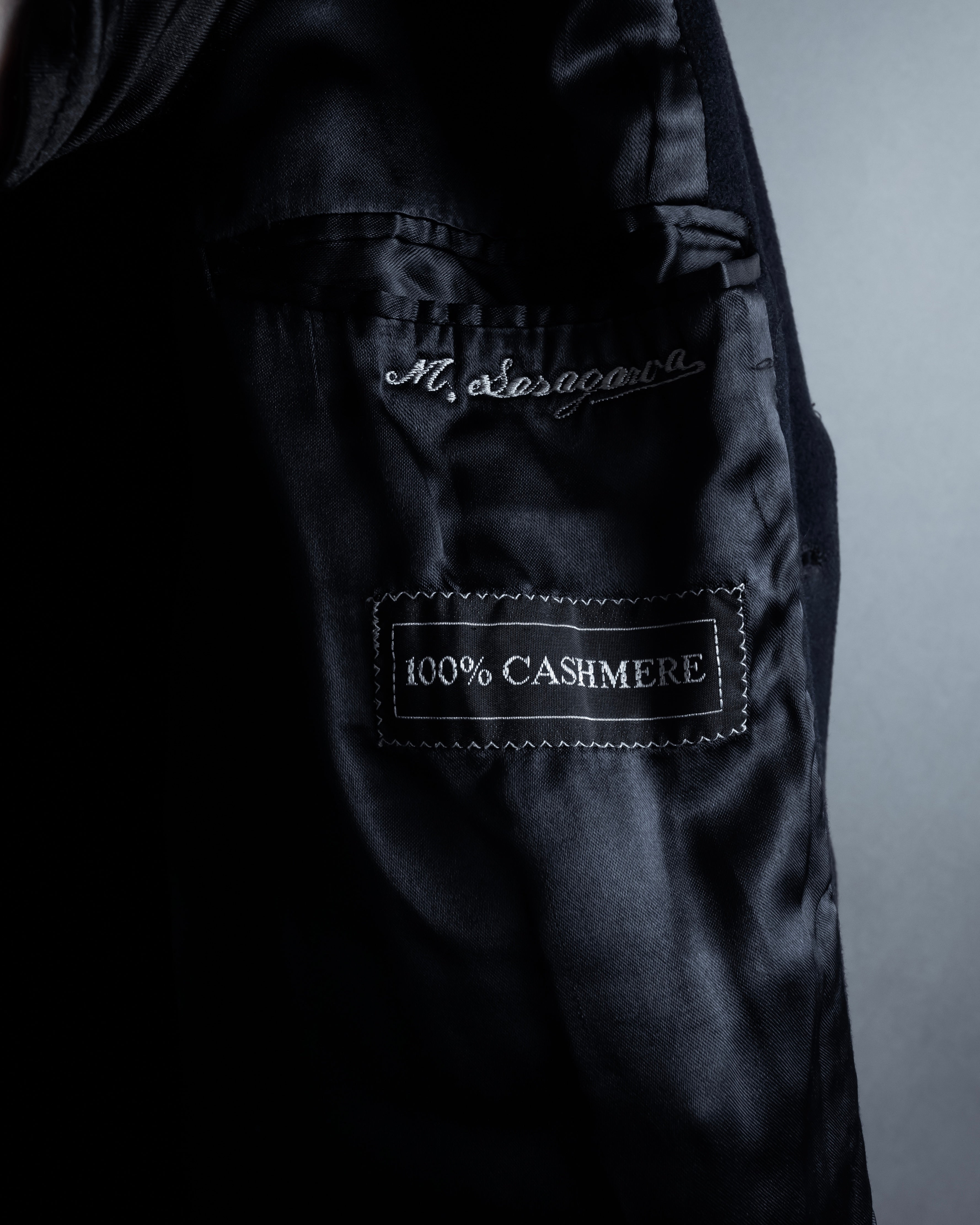 -SPECIAL- "BURBERRYS" 1980-1990's 
Classically tailored oversized 100% cashmere chester coat