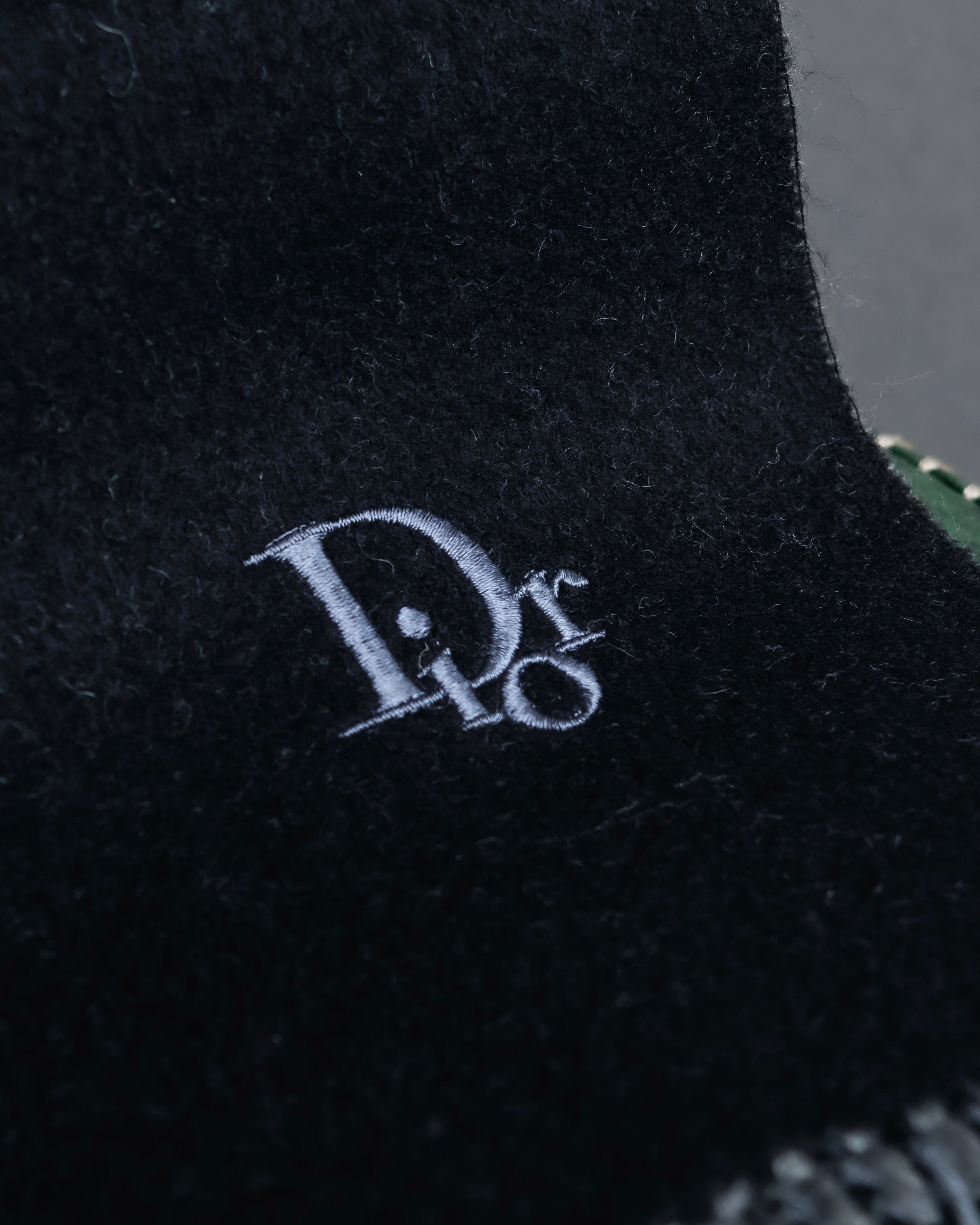 "Christian Dior" Reversible design logo engraved muffler