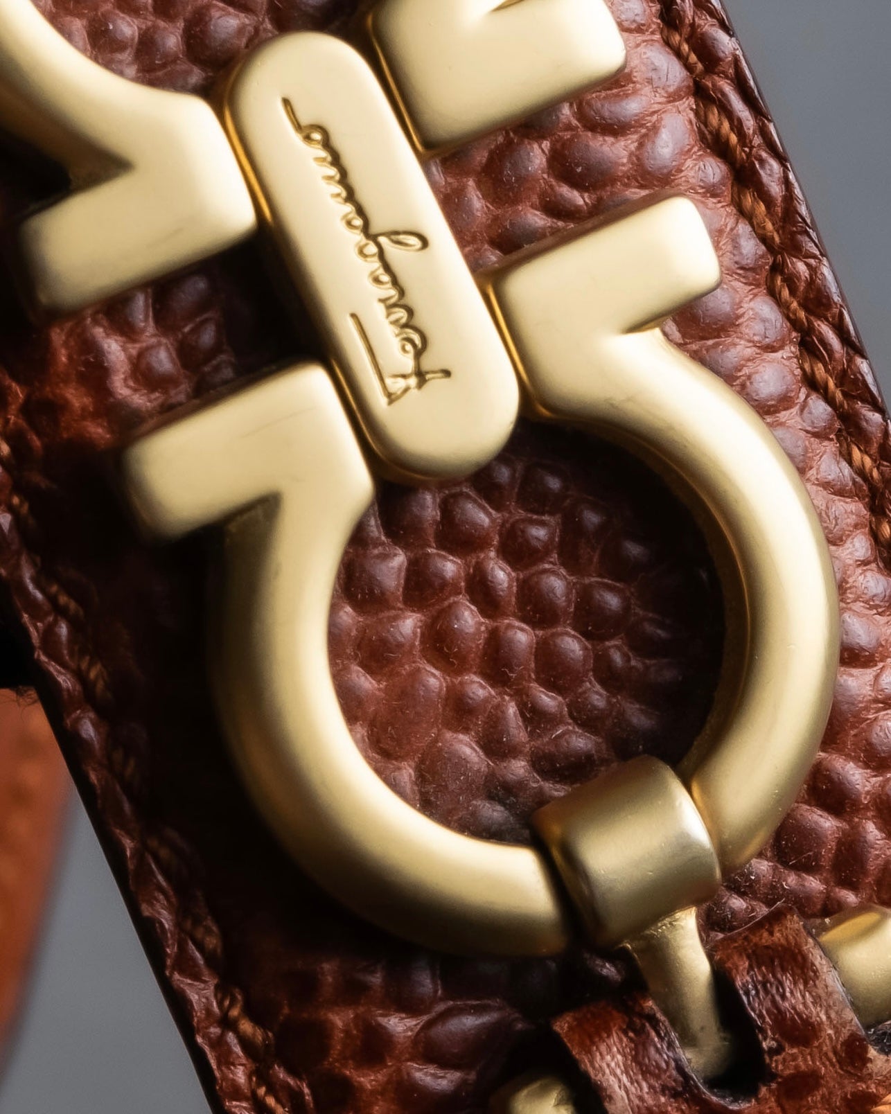 "Salvatore Ferragamo" Gancini motif chain design leather belt