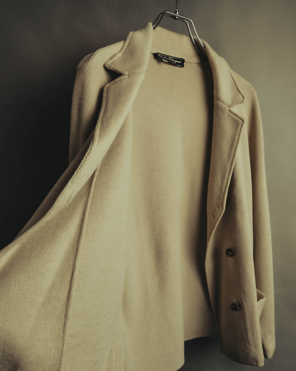 “Salvatore Ferragamo” 90’s-00’s Virgin wool raglan-sleeve cardigan jacket