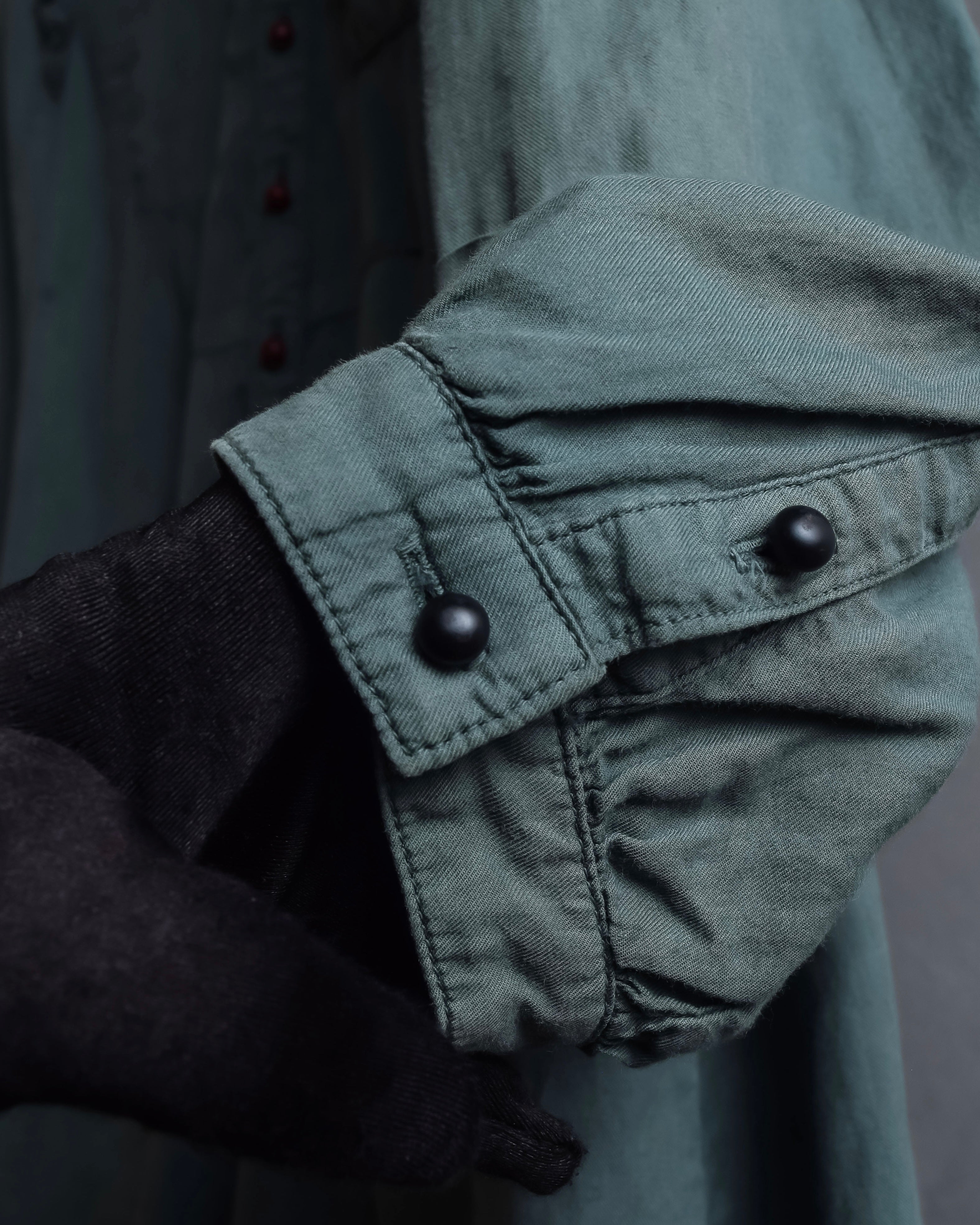 "UNDERCOVER" Raw edge frill design military-like shirt tunic