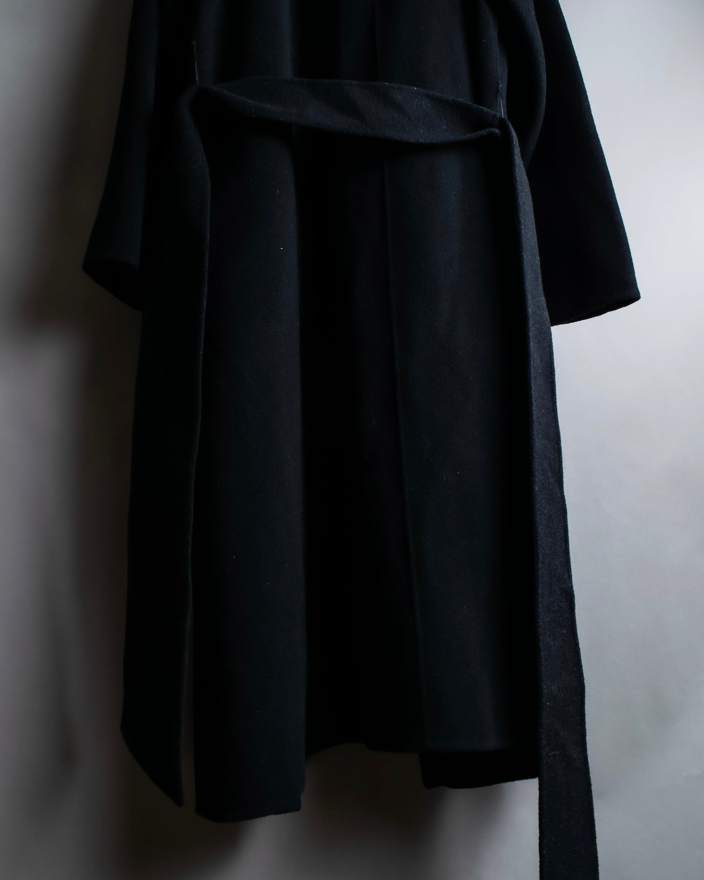 "Vintage large lapel design belted long gown coat"