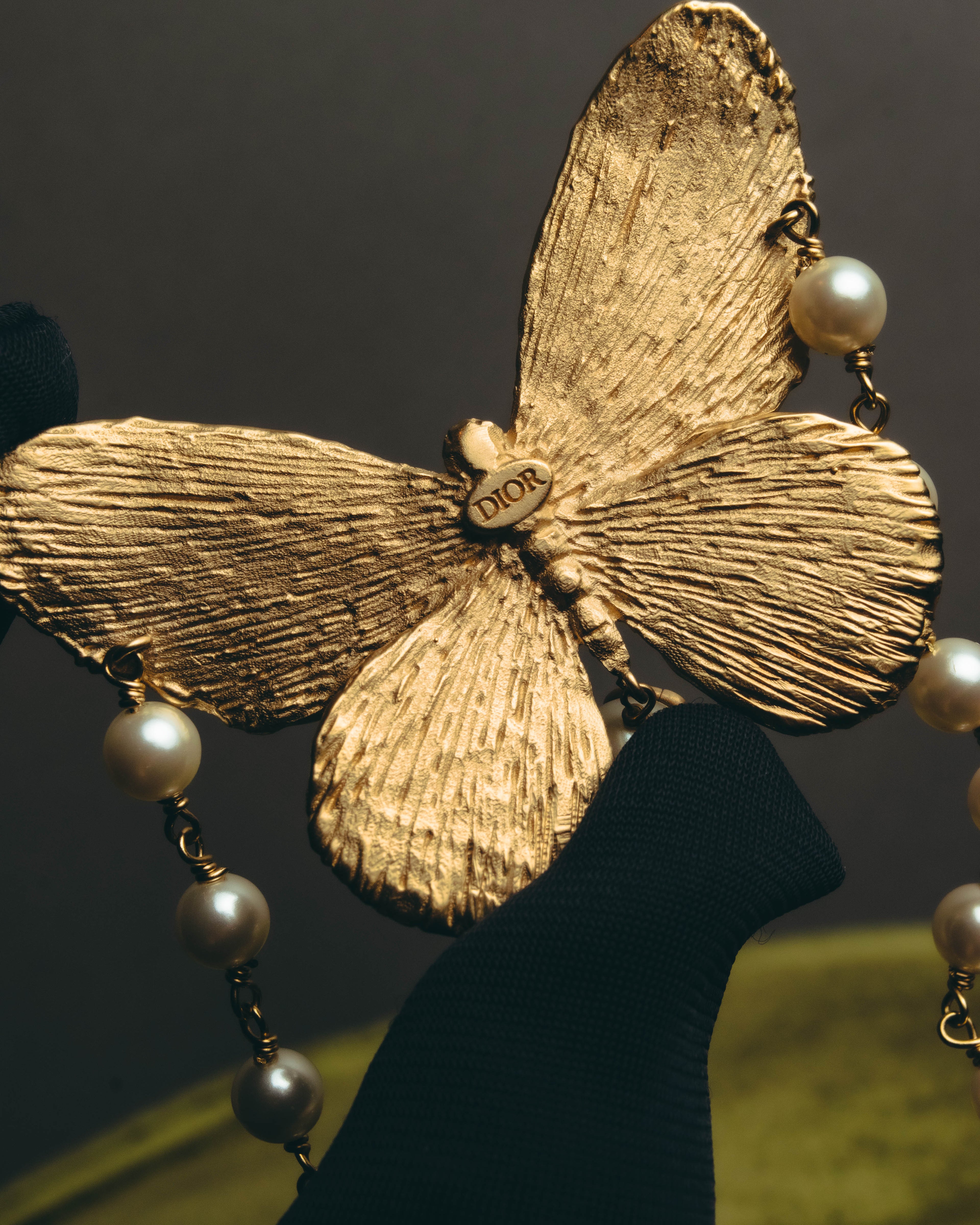 -SPECIAL- “Dior” 2023-24’s Sculpted butterfly pearl long necklace