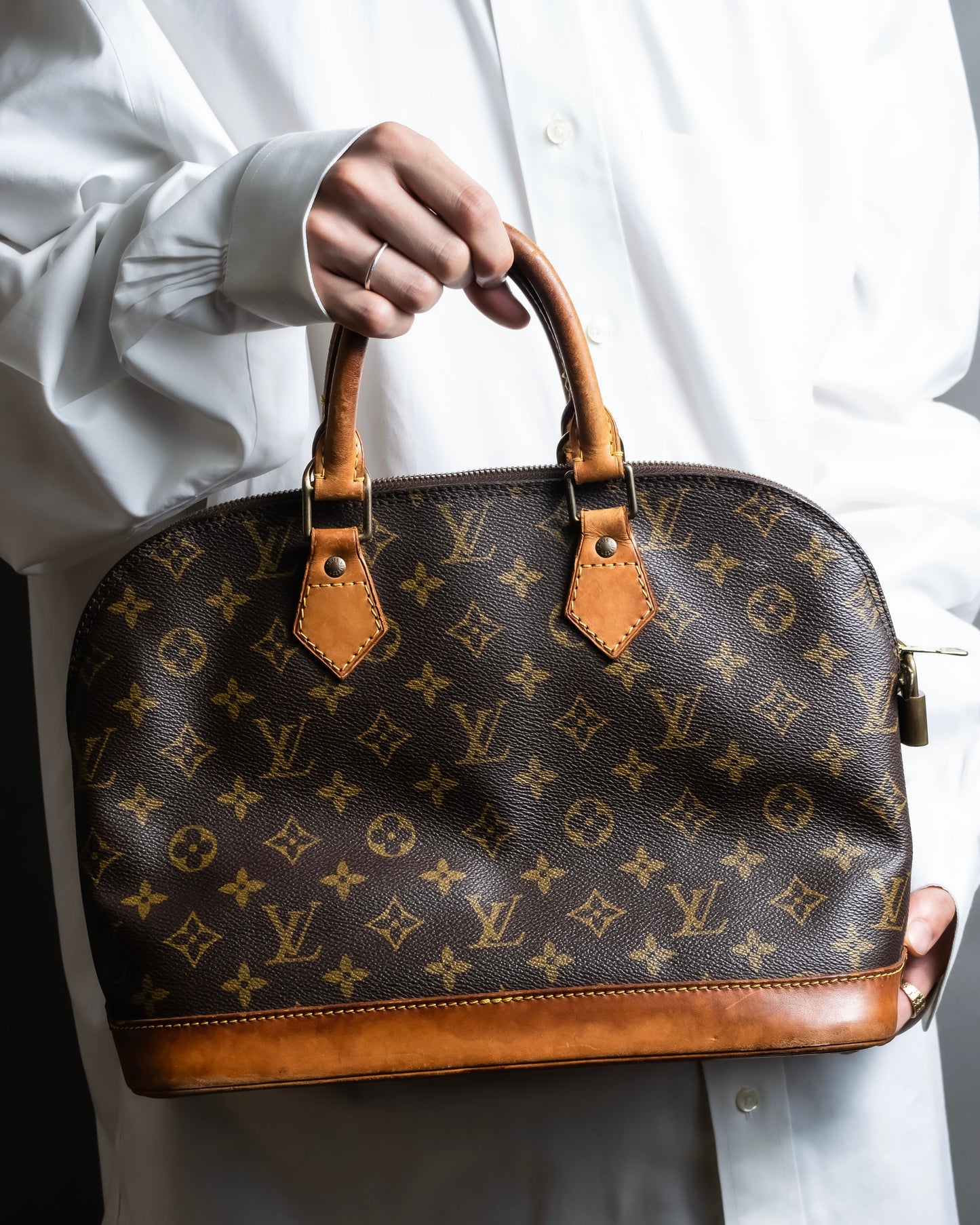 "LOUIS VUITTON" Alma series monogram pattern one handle bag