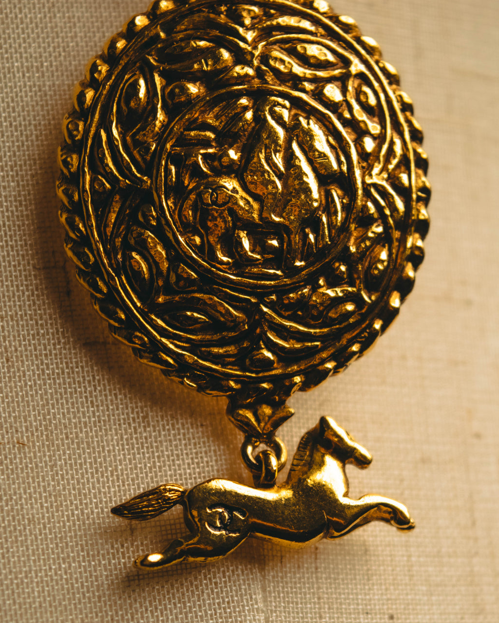 -SPECIAL- “CHANEL” 90’s-00’s Horse motif medallion chain necklace