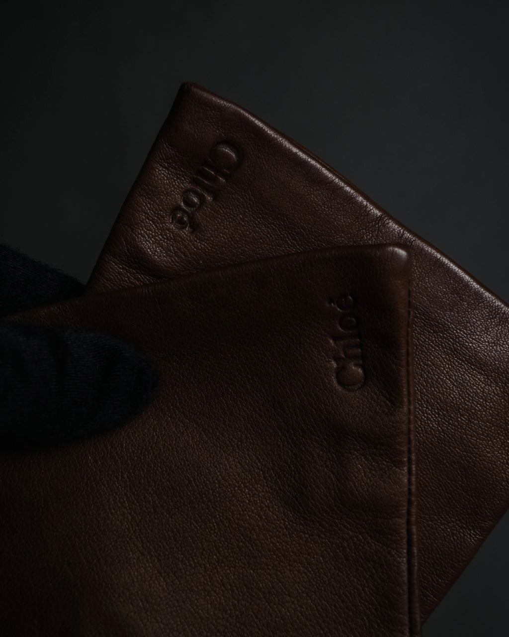 “Chloé” 2000’s Pittards leather minimalist gloves