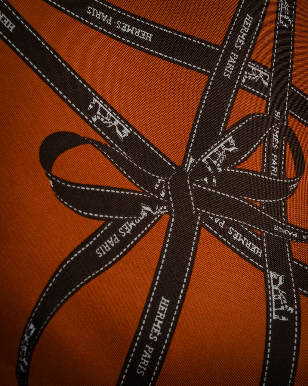 “HERMÈS” 2000-2010 Bolduc silk twill scarf