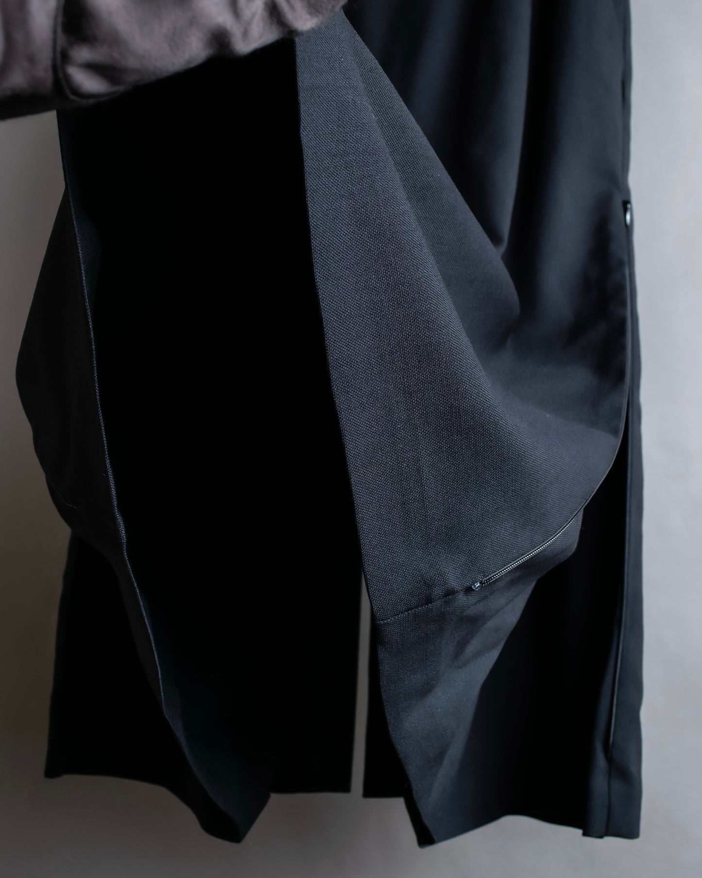 "MAISON MARGIELA" Side zip design mid ength flared skirt