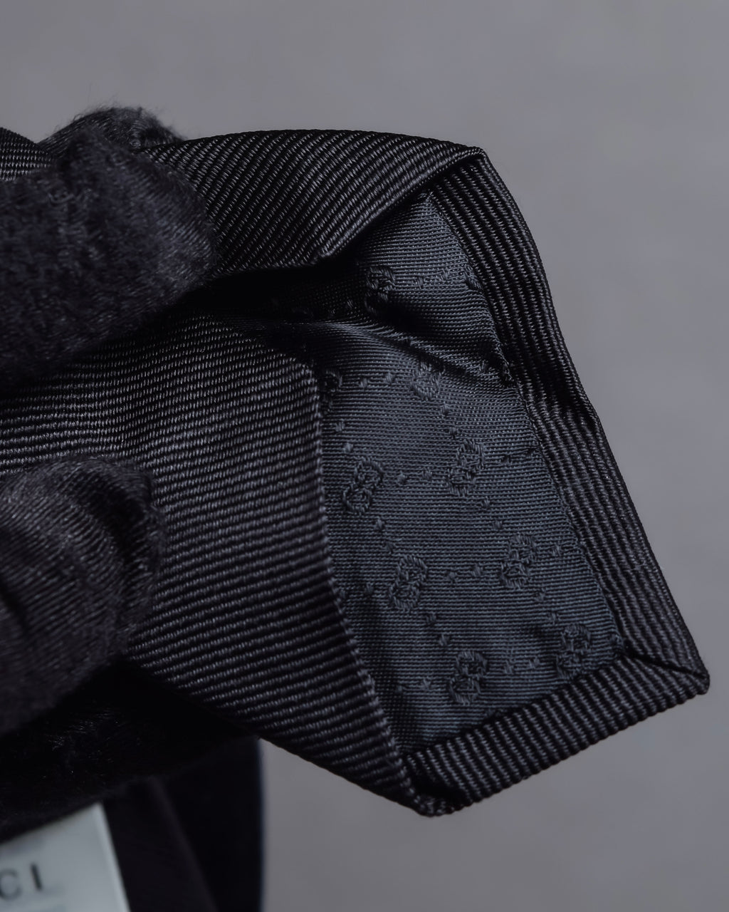 "GUCCI" Michele period tiger embroidery silk necktie