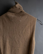"MAISON MARGIELA" Beige color turtleneck sleeveless wool knit