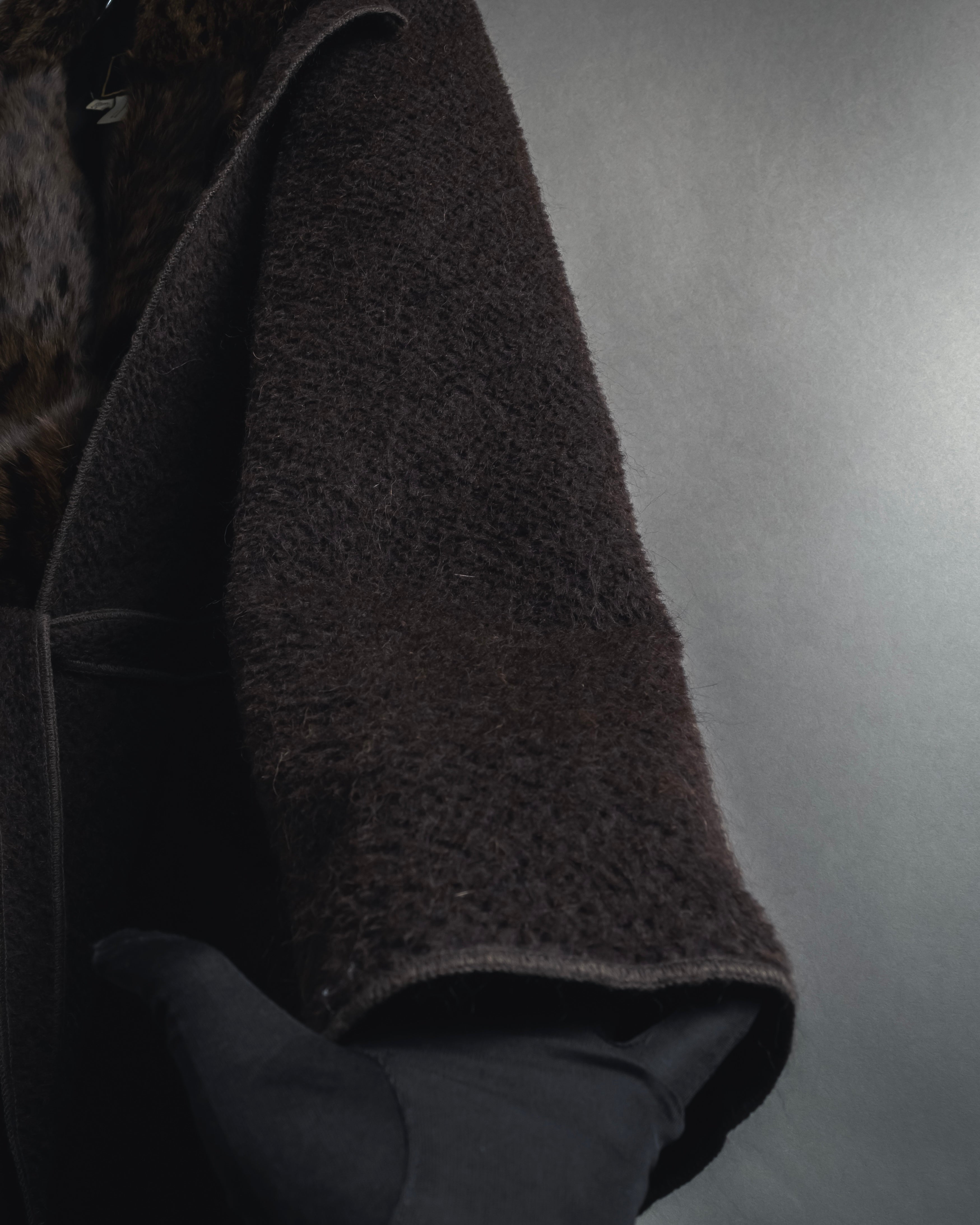 "FENDI" 90’s-00’s Sculptural belted leopard cat fur collar alpaca coat