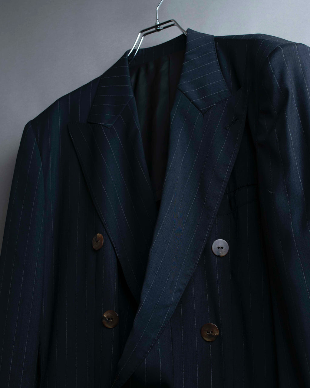 "JEAN PAUL GAULTIER HOMME"
Oversized shadow stripe set up