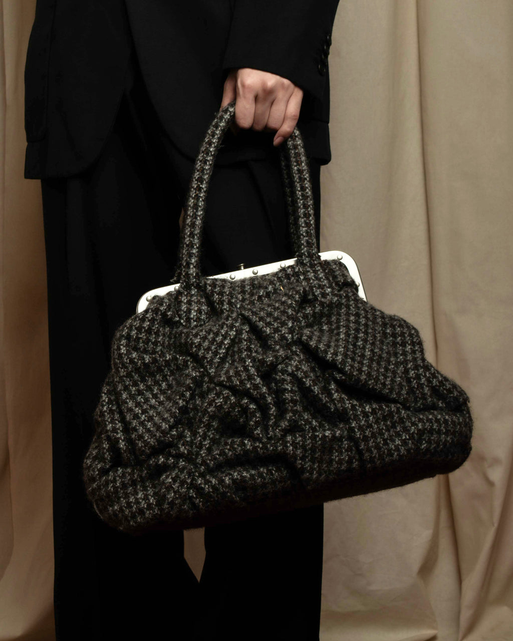 "JUNYA WATANABE COMME des GARCONS" Mixed tweed gathered detail clasp bag