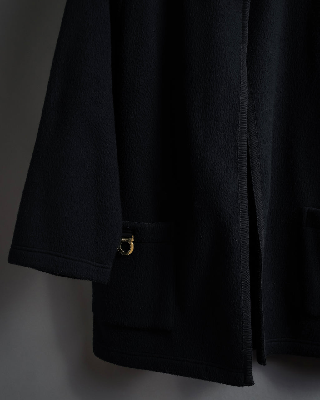 "Salvatore Ferragamo" 90's-00's Gancini motif design box silhouette jacket