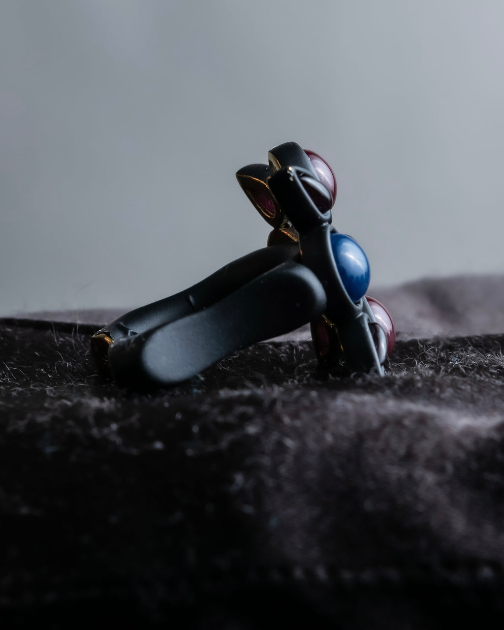 "LOUIS VUITTON"　Geometric color stone ring