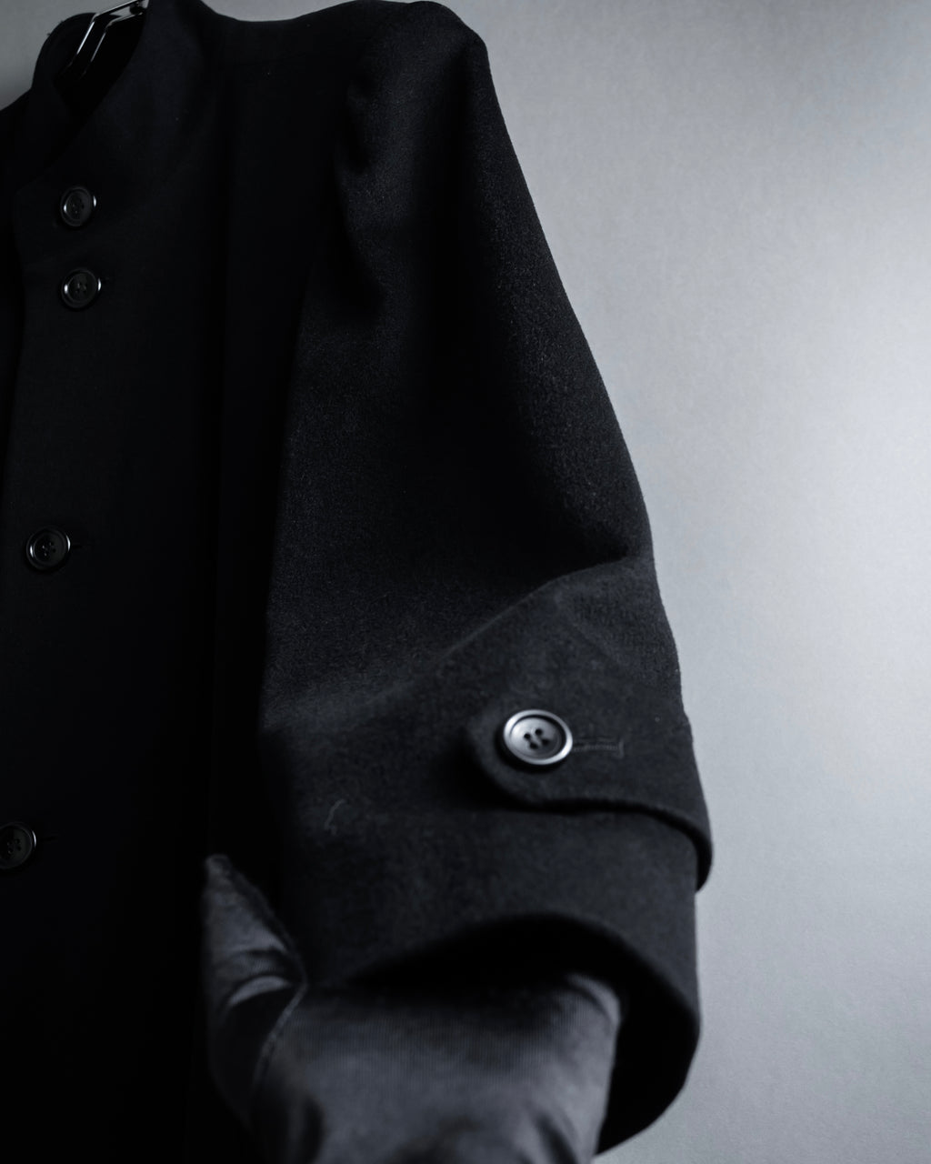 "BARBERINI" Minimalist detail 100% cashmere stand collar coat