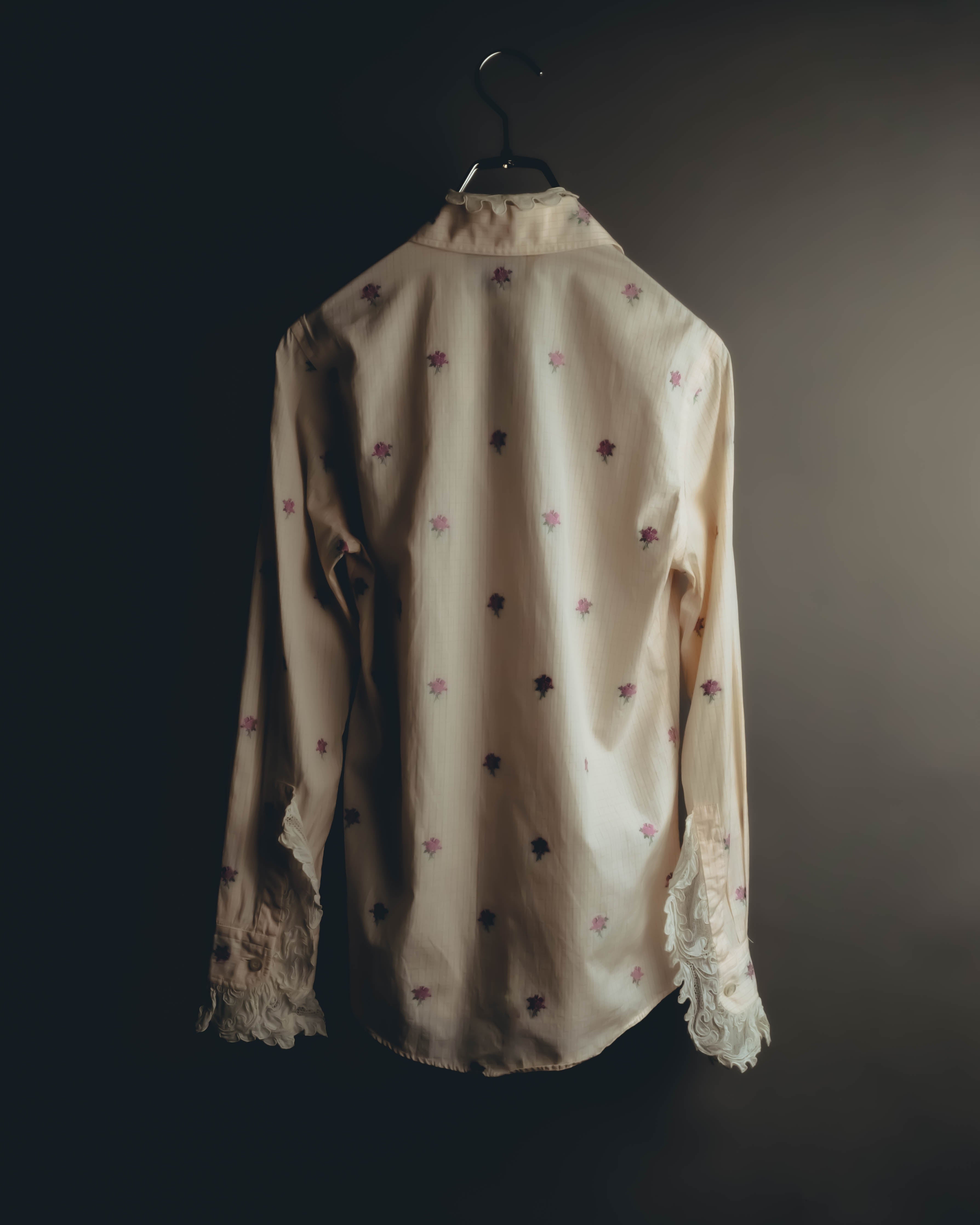 "GUCCI" 2010's-20's Romantic embroidered lace blouse