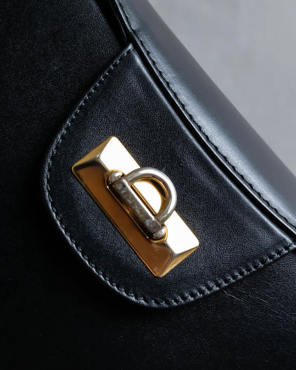 "GIANI MARCO VENTURI" Shape trapezoid leather shoulder bag