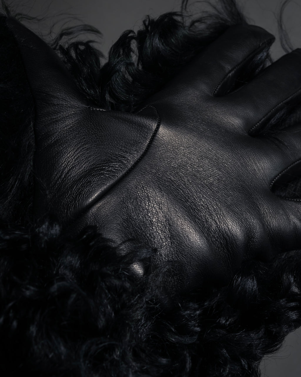 "BOTTEGA VENETA" Long-haired fur design leather gloves