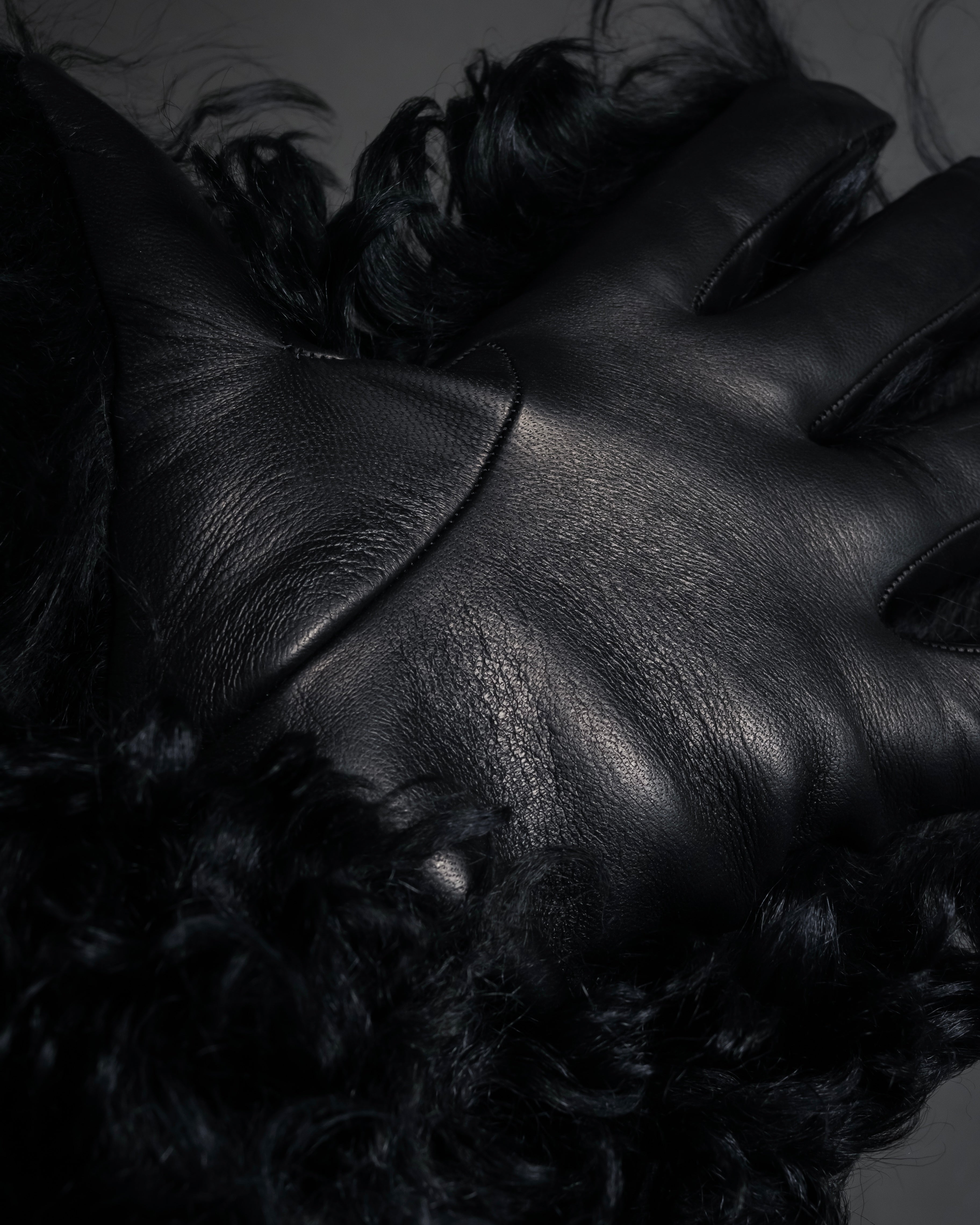 "BOTTEGA VENETA" Long-haired fur design leather gloves