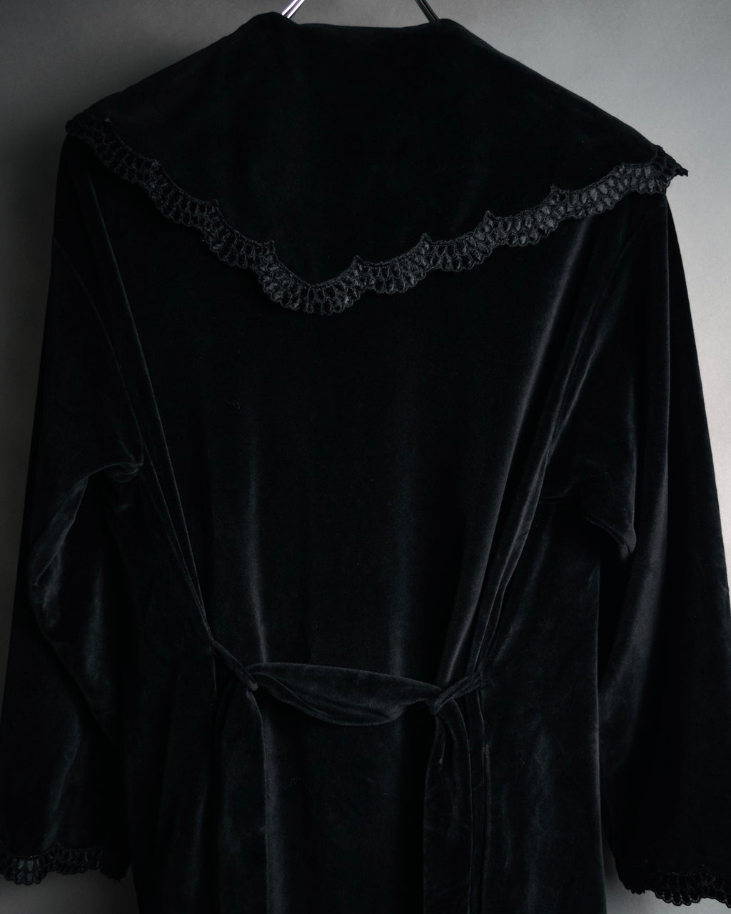 –SPECIAL– “Christian Dior”
80’s-90’s Velour lace trimmed robe coat