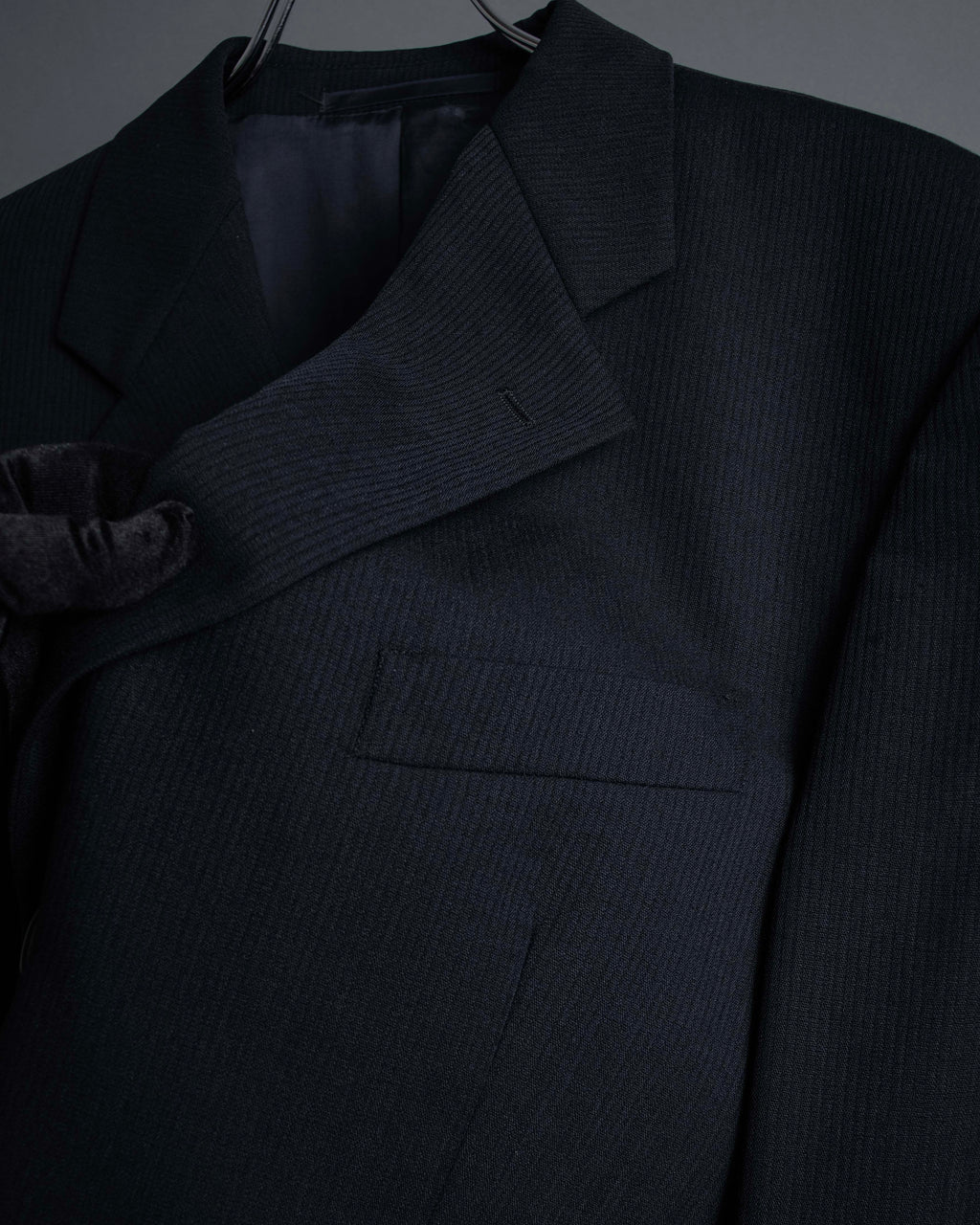 "GIORGIO ARMANI" LE COLLEZIONI line shadow stripe pattern set up